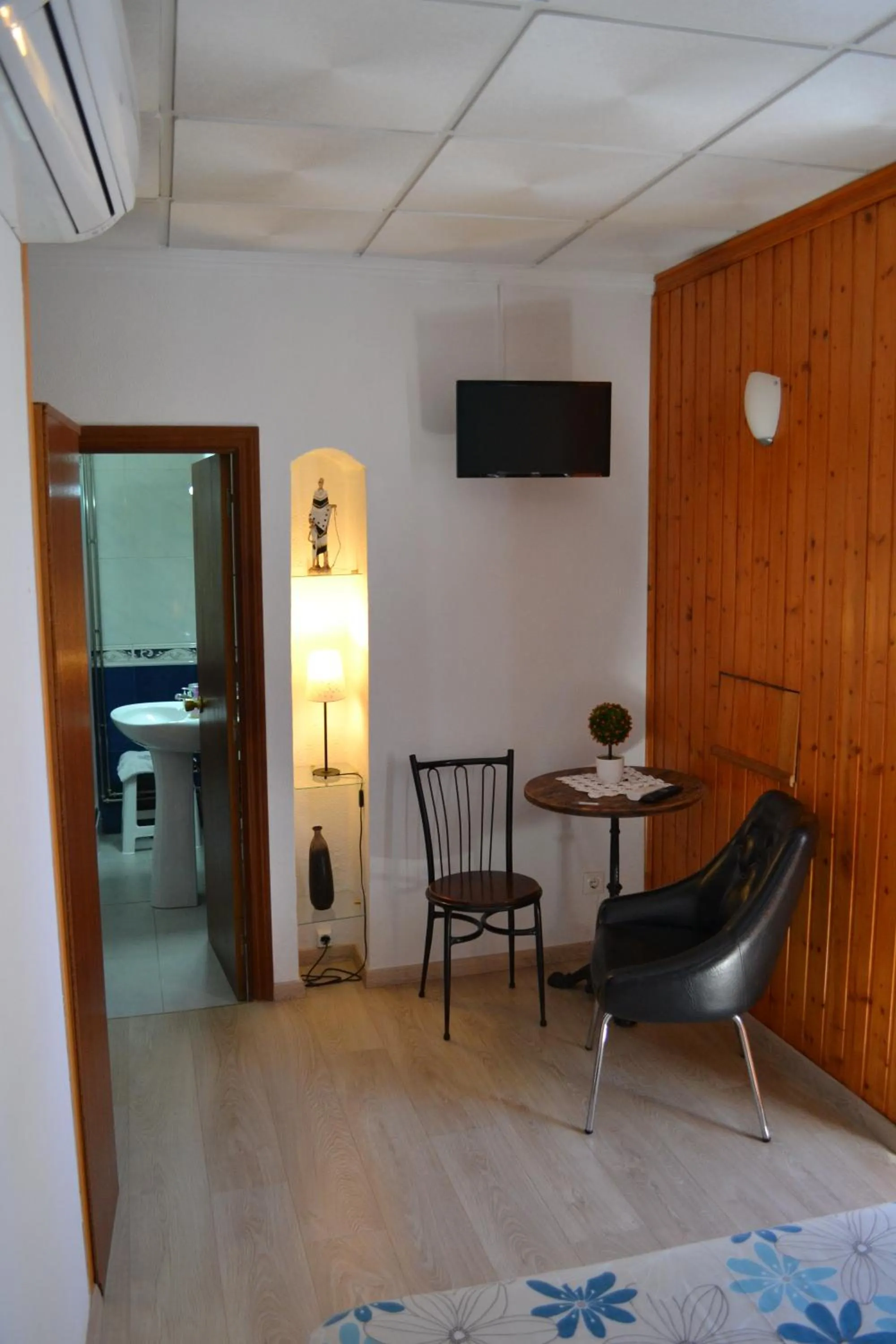 Queen Room in Alcamim Guesthouse