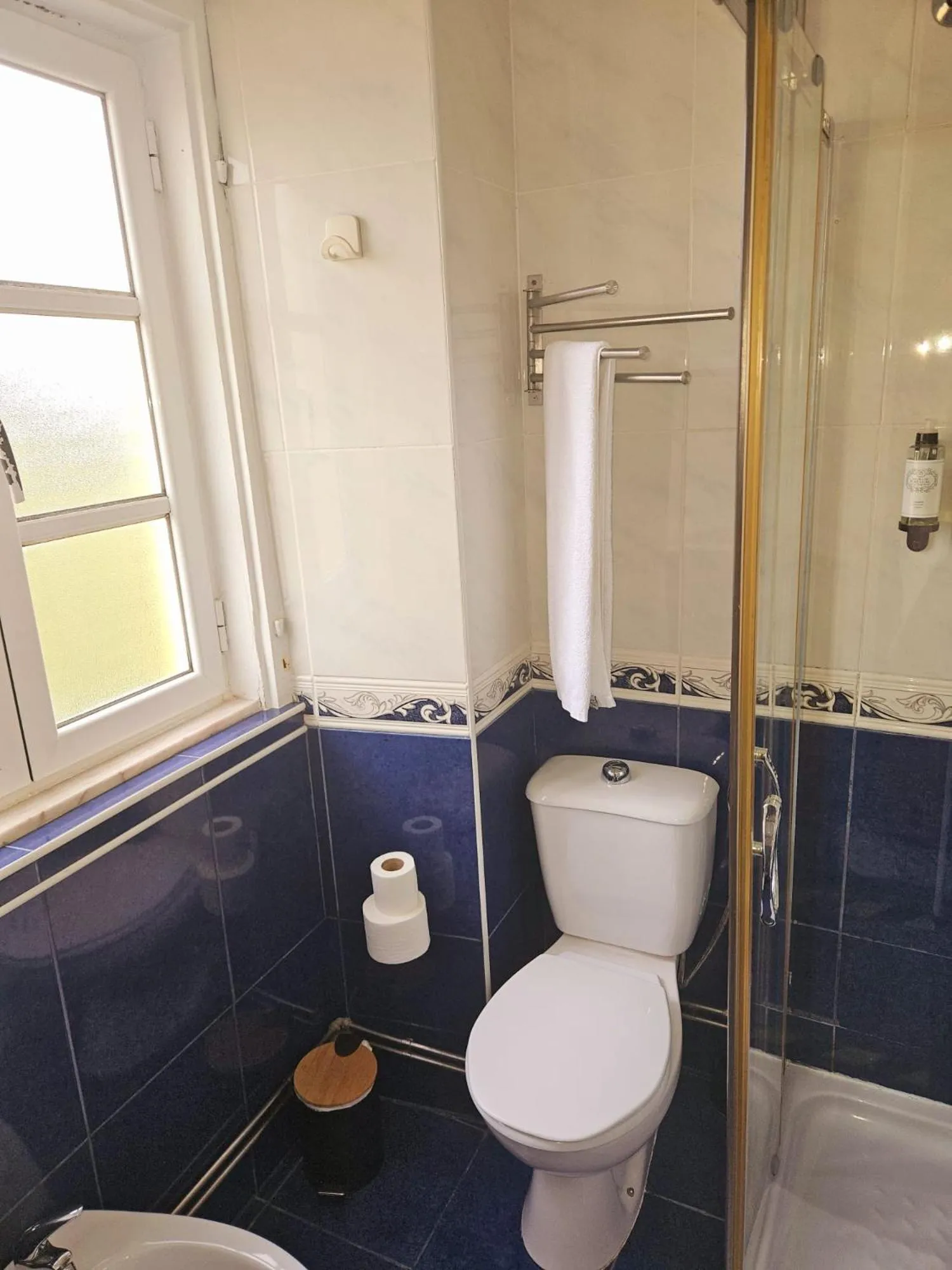 Bathroom in Alcamim Guesthouse