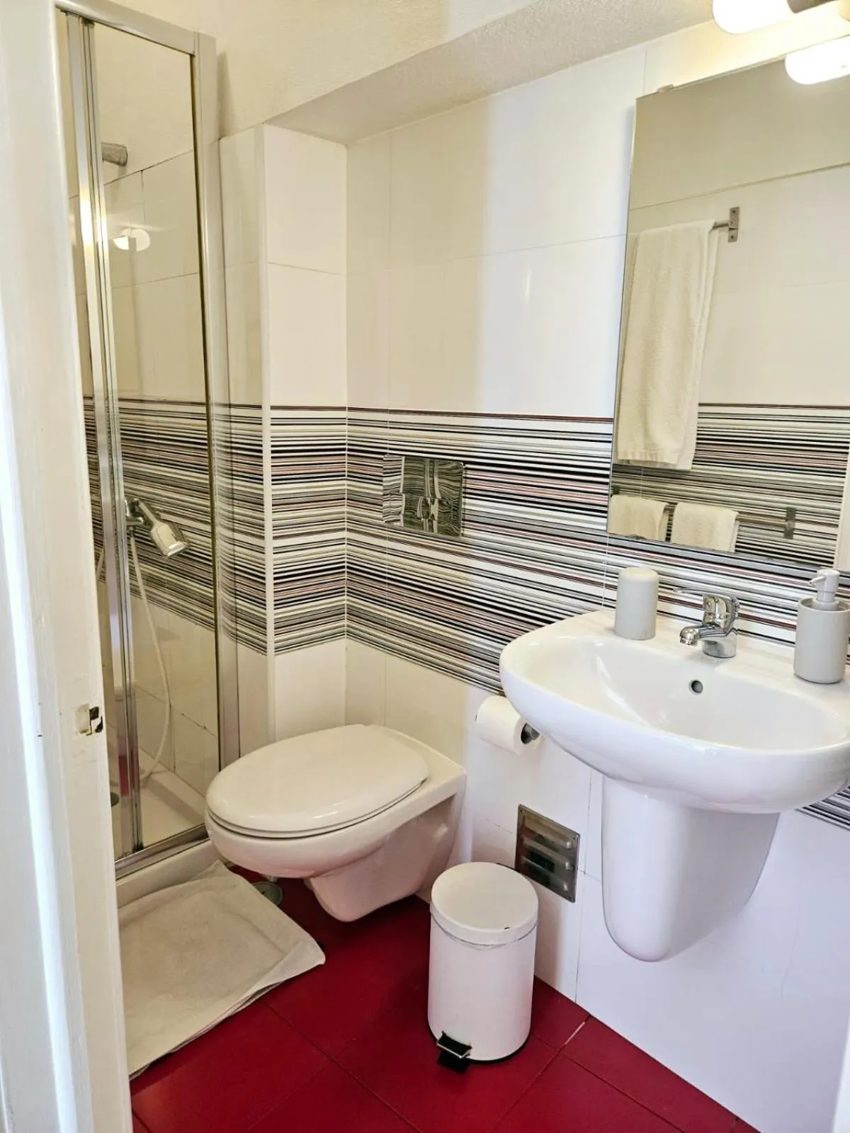 Bathroom in Alcamim Guesthouse