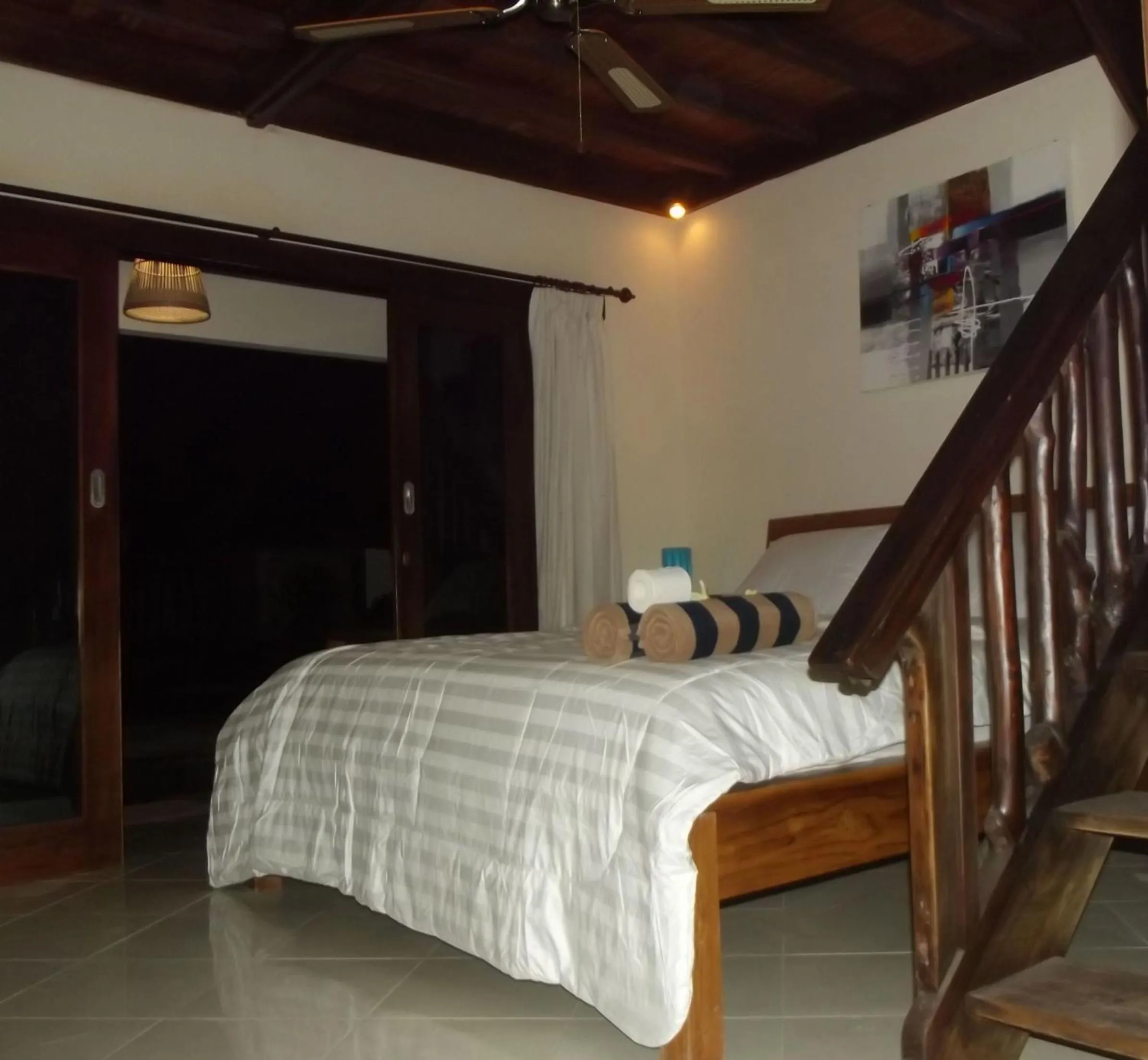 Bed in Gili Flush Harmony