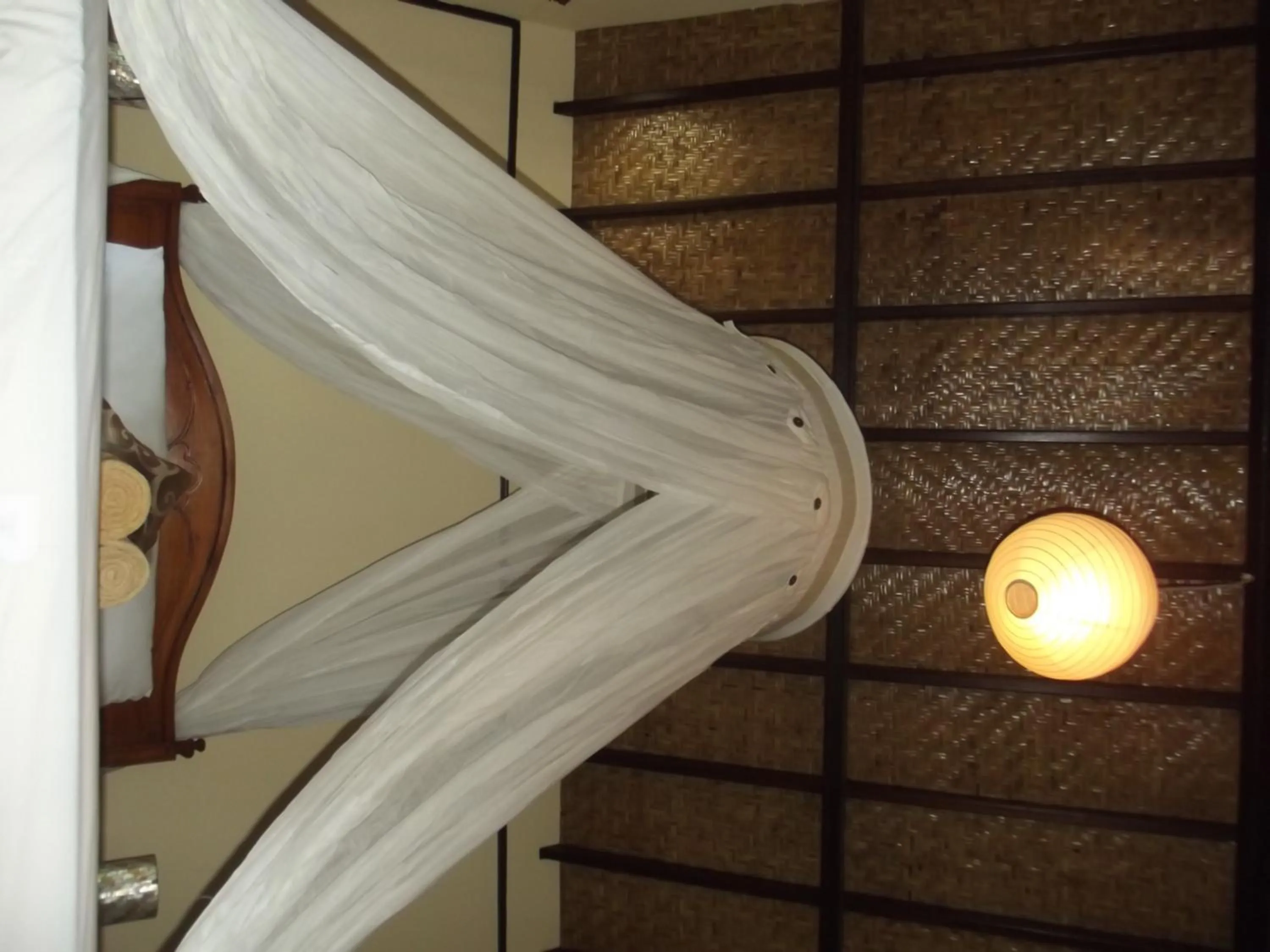 Bed in Gili Flush Harmony