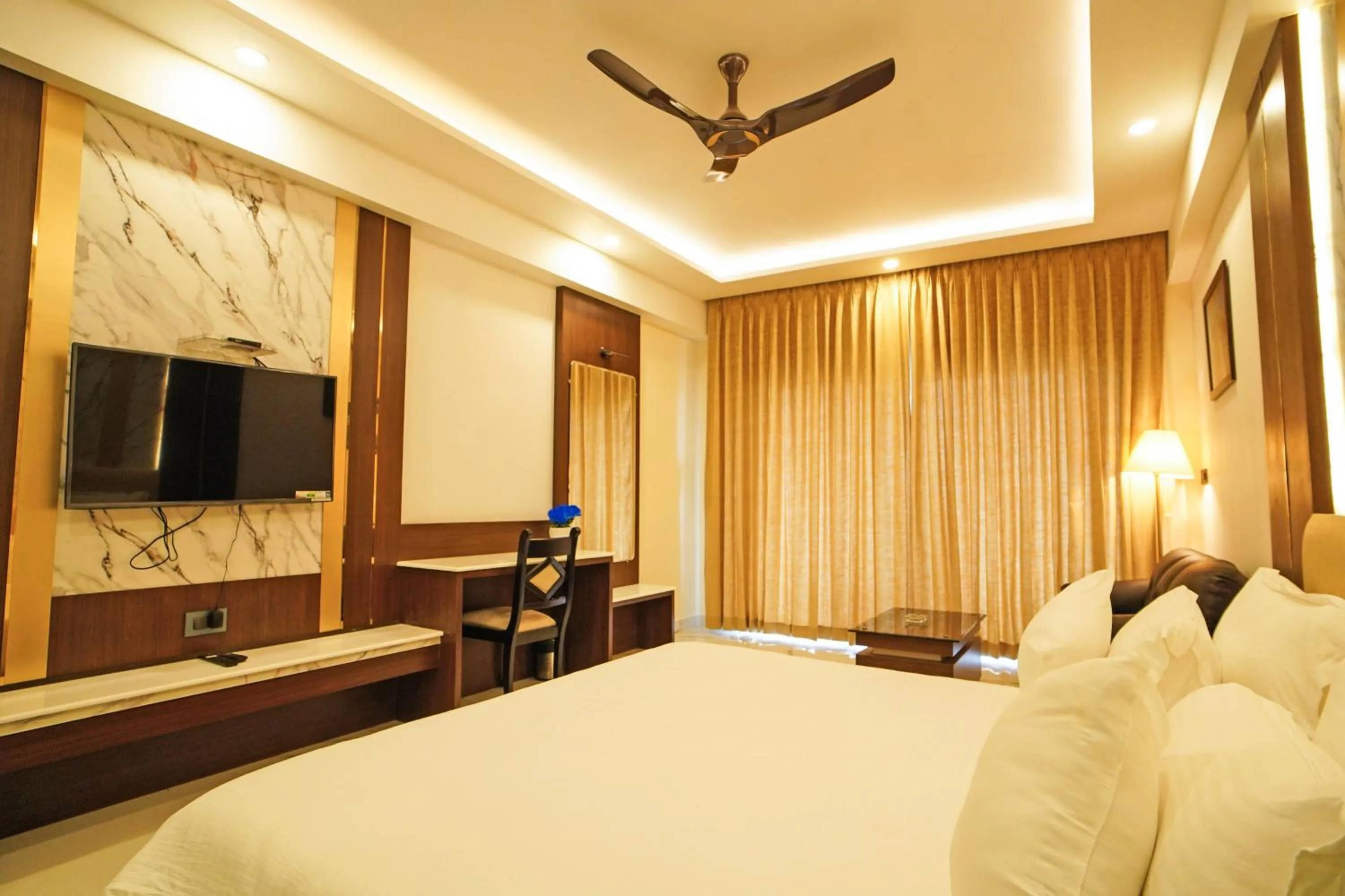 Bed in Shanti Seaview Resort & Spa