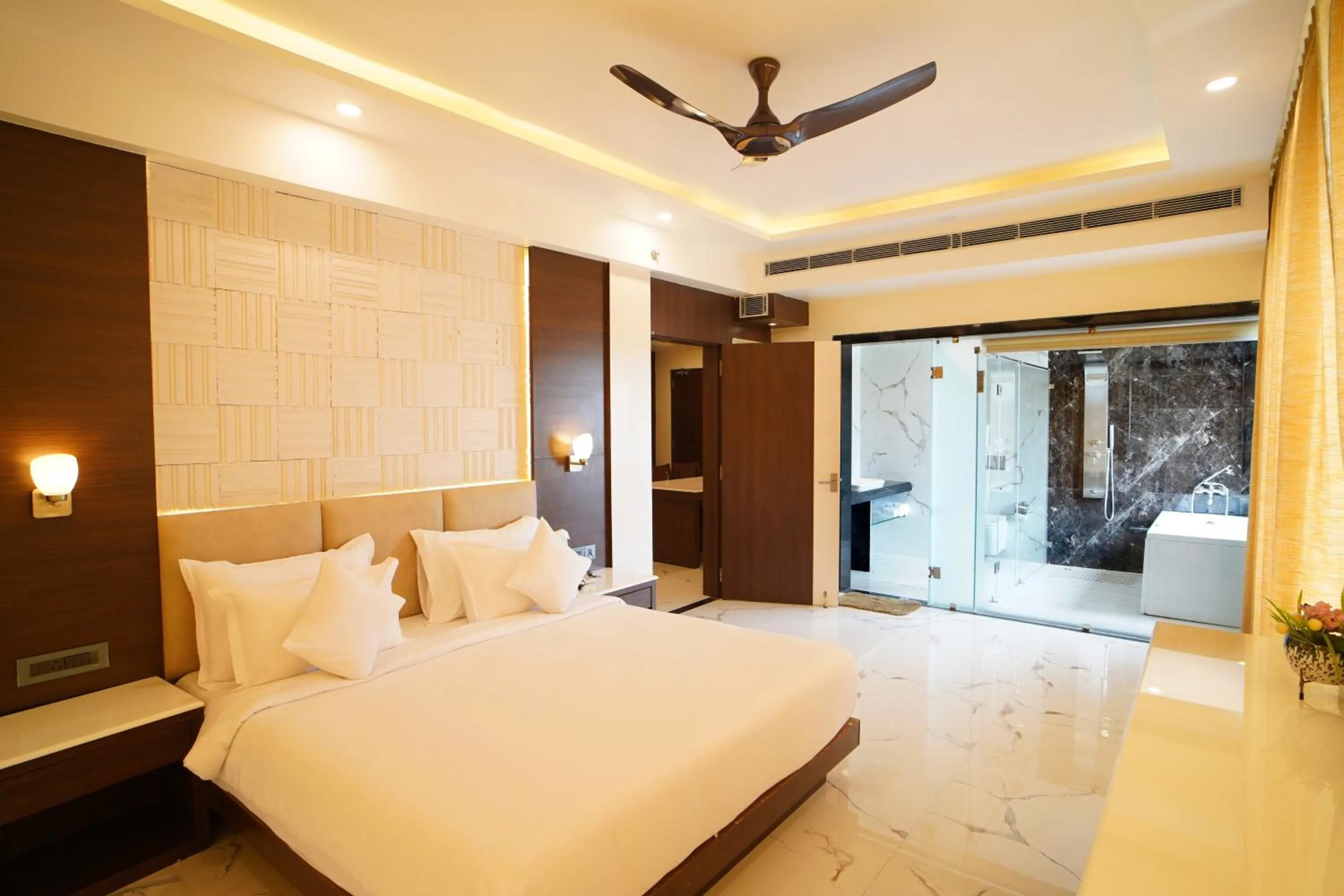 Bed in Shanti Seaview Resort & Spa