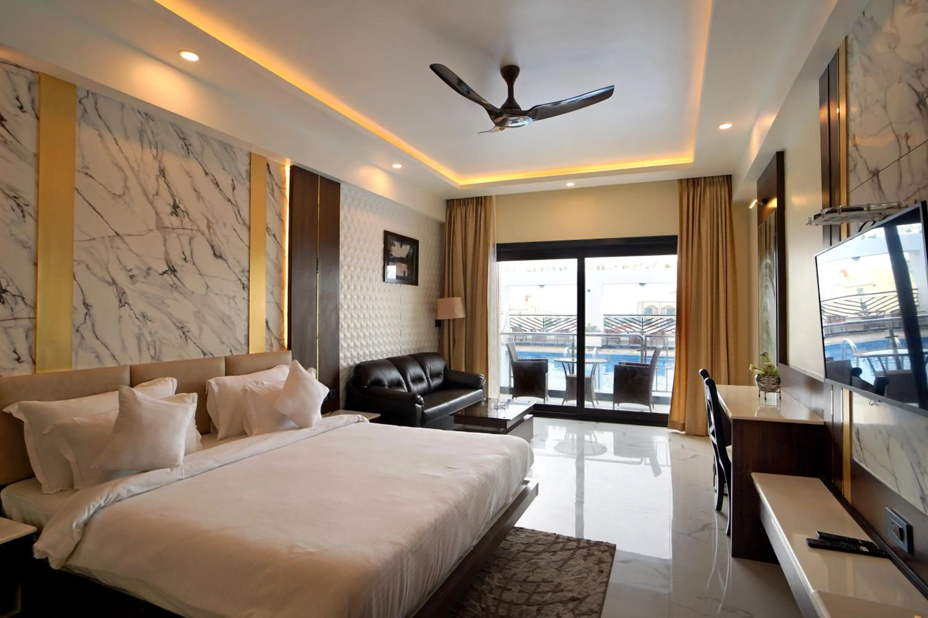 Bed in Shanti Seaview Resort & Spa