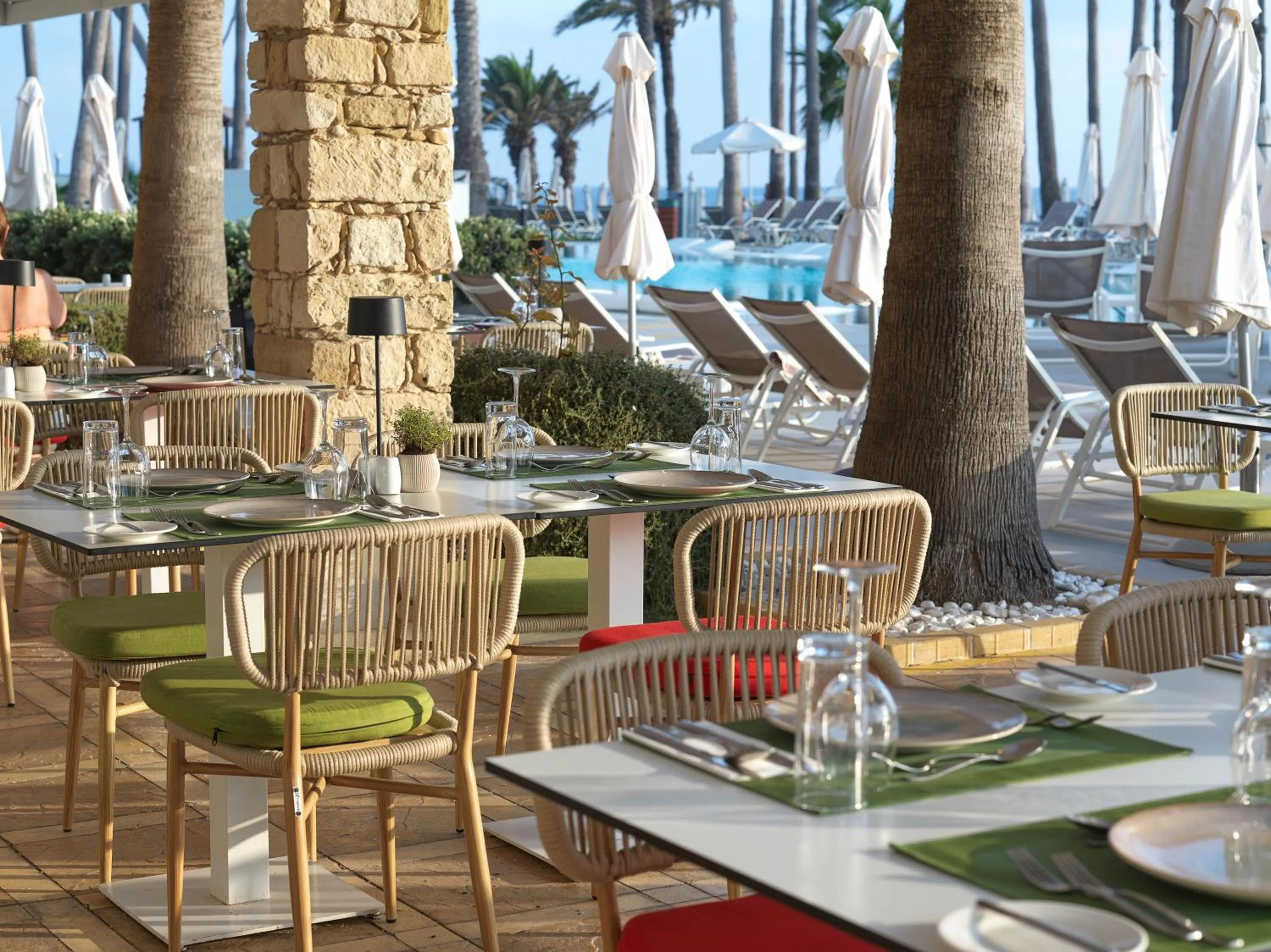 Restaurant/places to eat in Leonardo Plaza Cypria Maris Beach Hotel & Spa