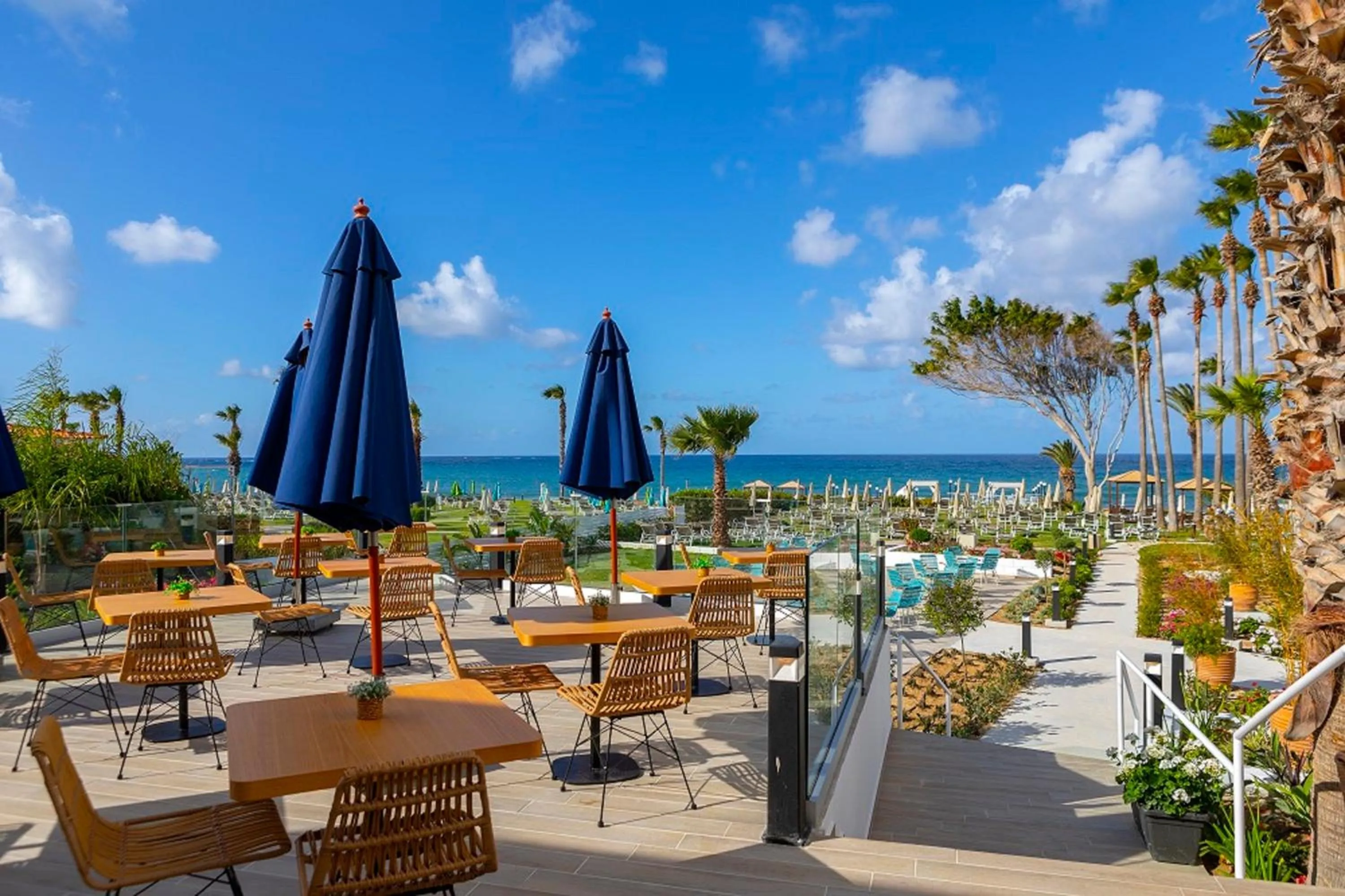 Patio in Leonardo Plaza Cypria Maris Beach Hotel & Spa