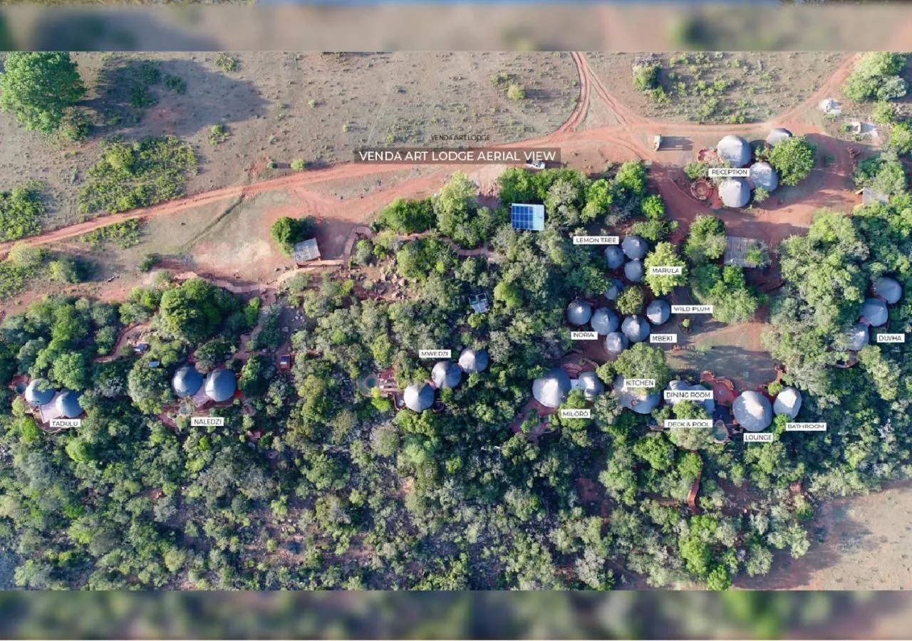 Property building in Leshiba Wilderness