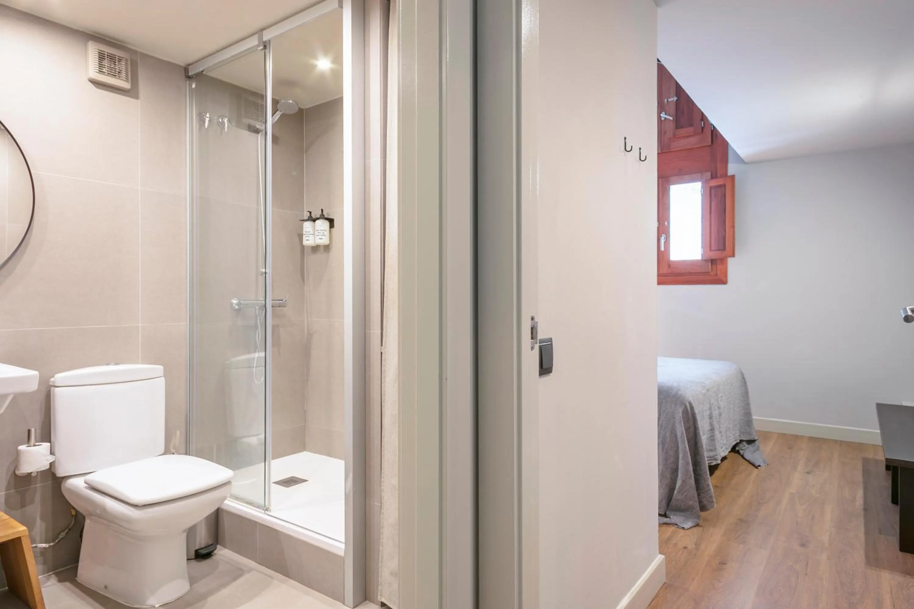 Shower in Uma Suites Barceloneta Beach