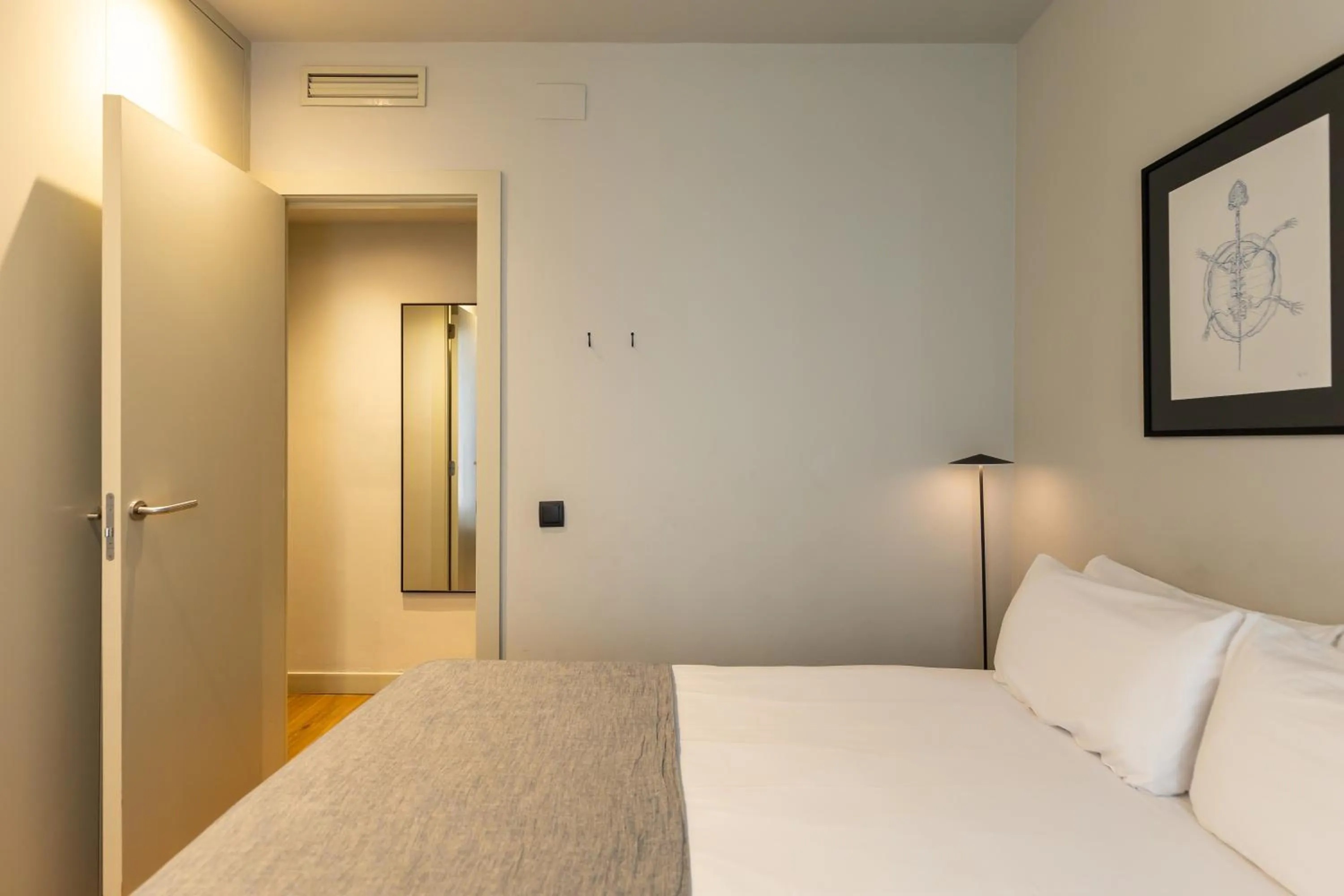 Bedroom, Bed in Uma Suites Barceloneta Beach