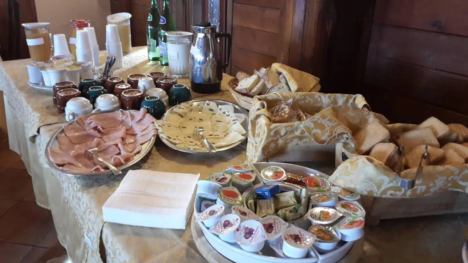 Breakfast in Hotel Pietrapanna