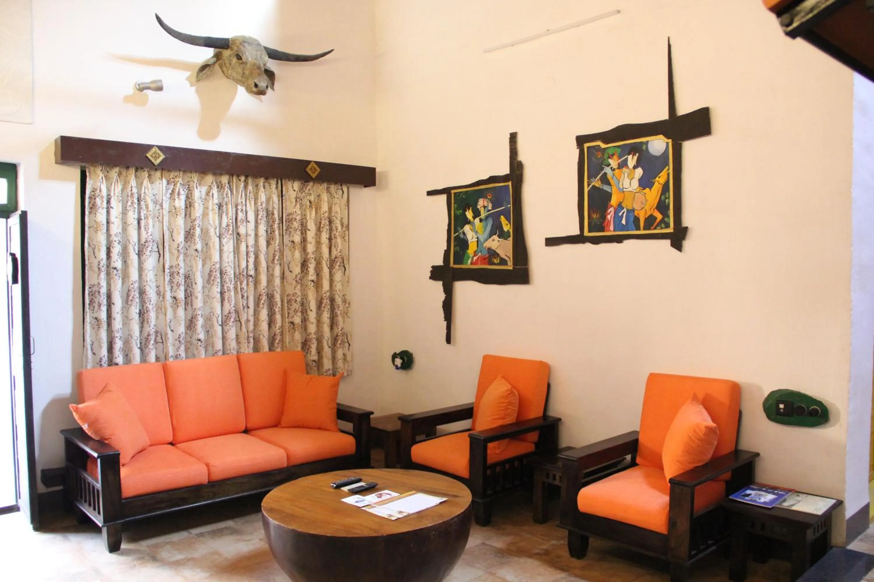 TV and multimedia in Tathastu Pench