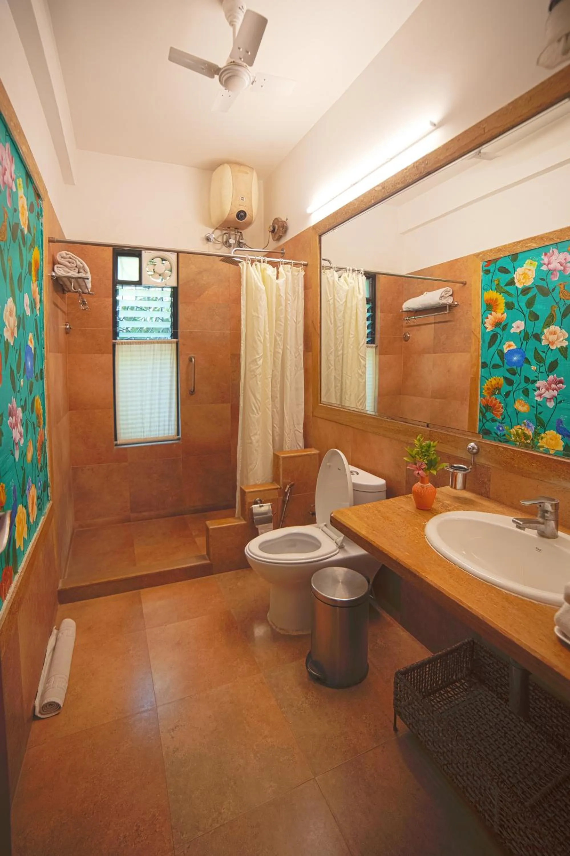 Bathroom in Tathastu Pench
