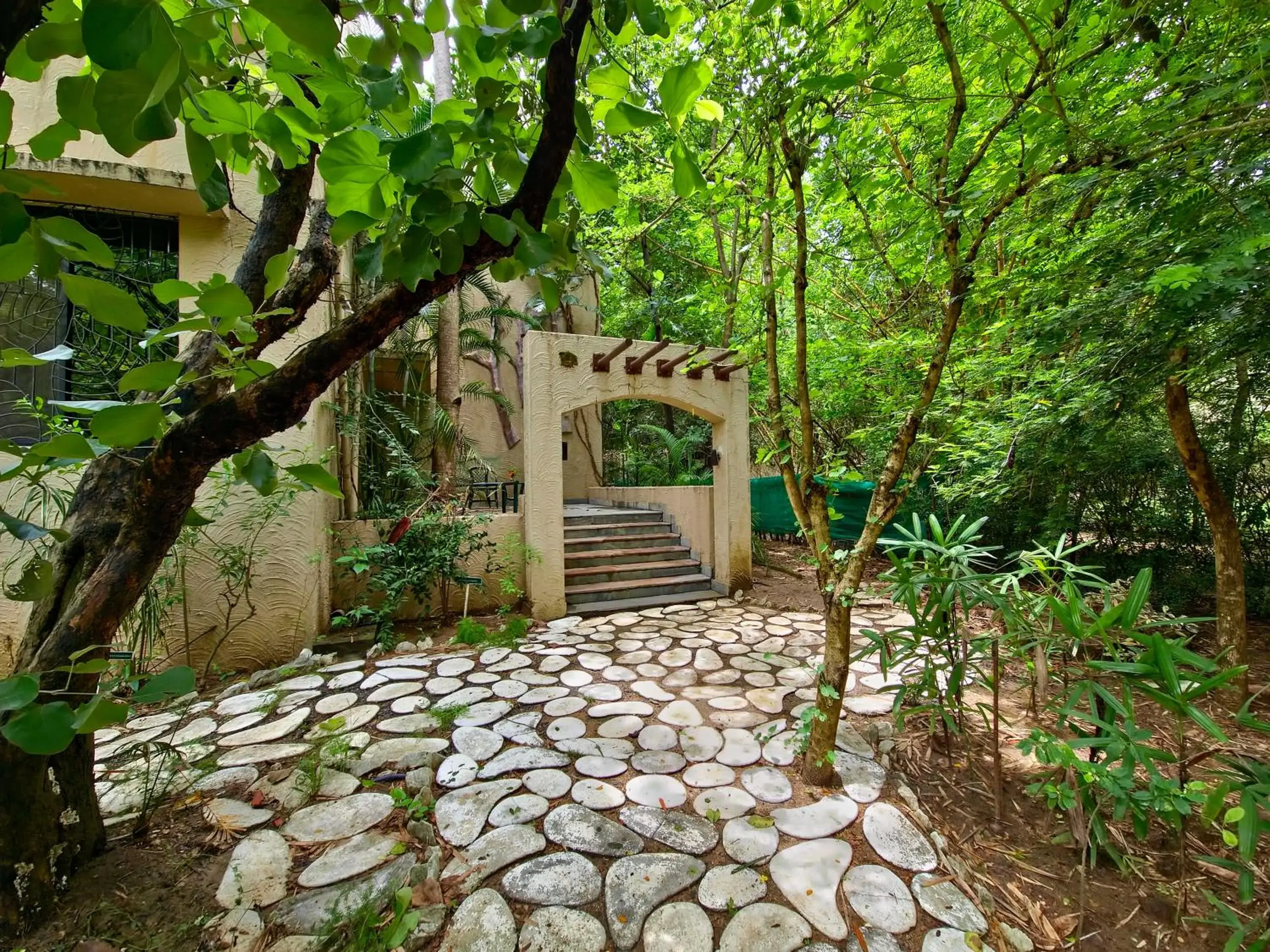 Facade/entrance in Tathastu Pench Facade/entrance in Tathastu Pench