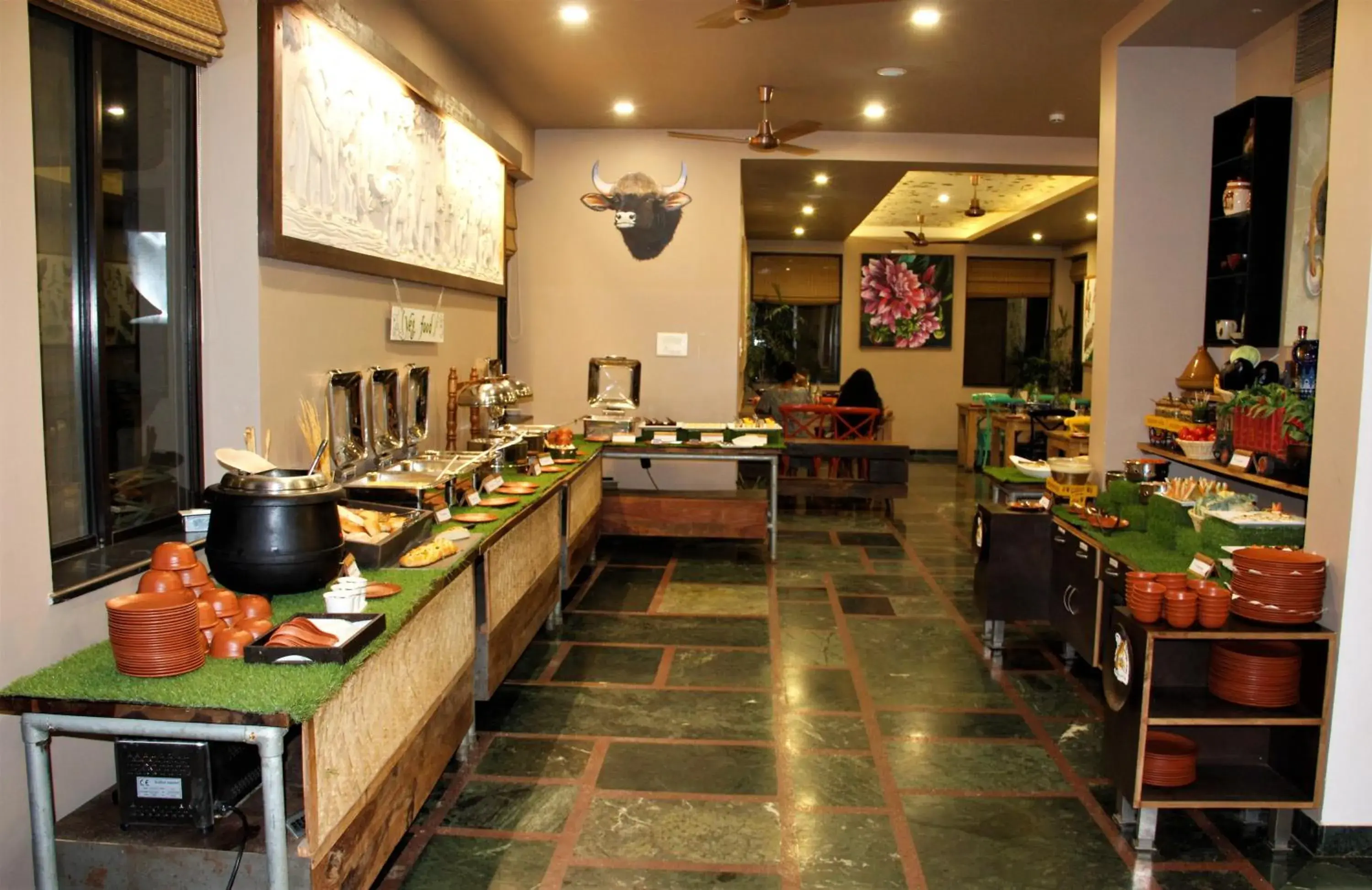 Food and drinks in Tathastu Pench Food and drinks in Tathastu Pench