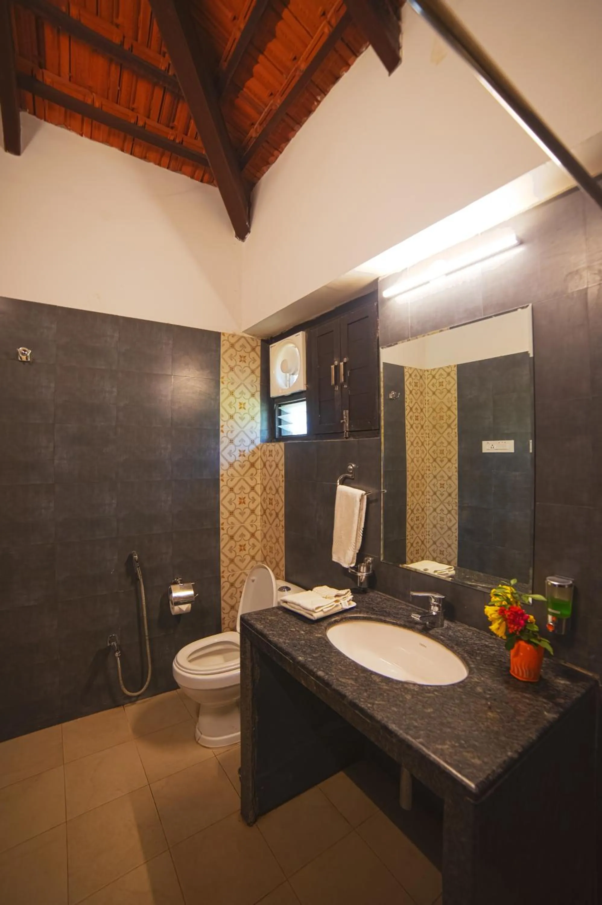 Bathroom in Tathastu Pench