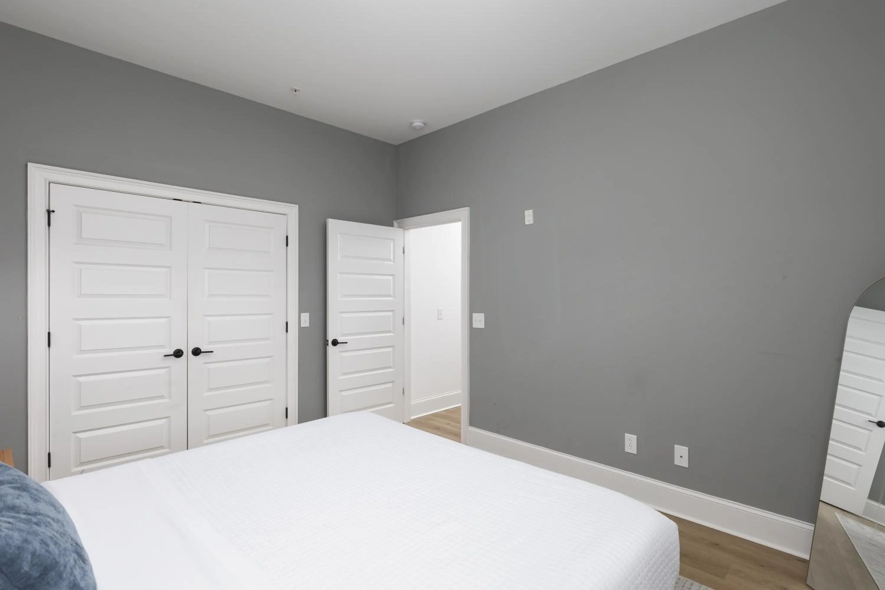 Bedroom, Bed in Stunning Spacious Condo near Restaurants & Coffee