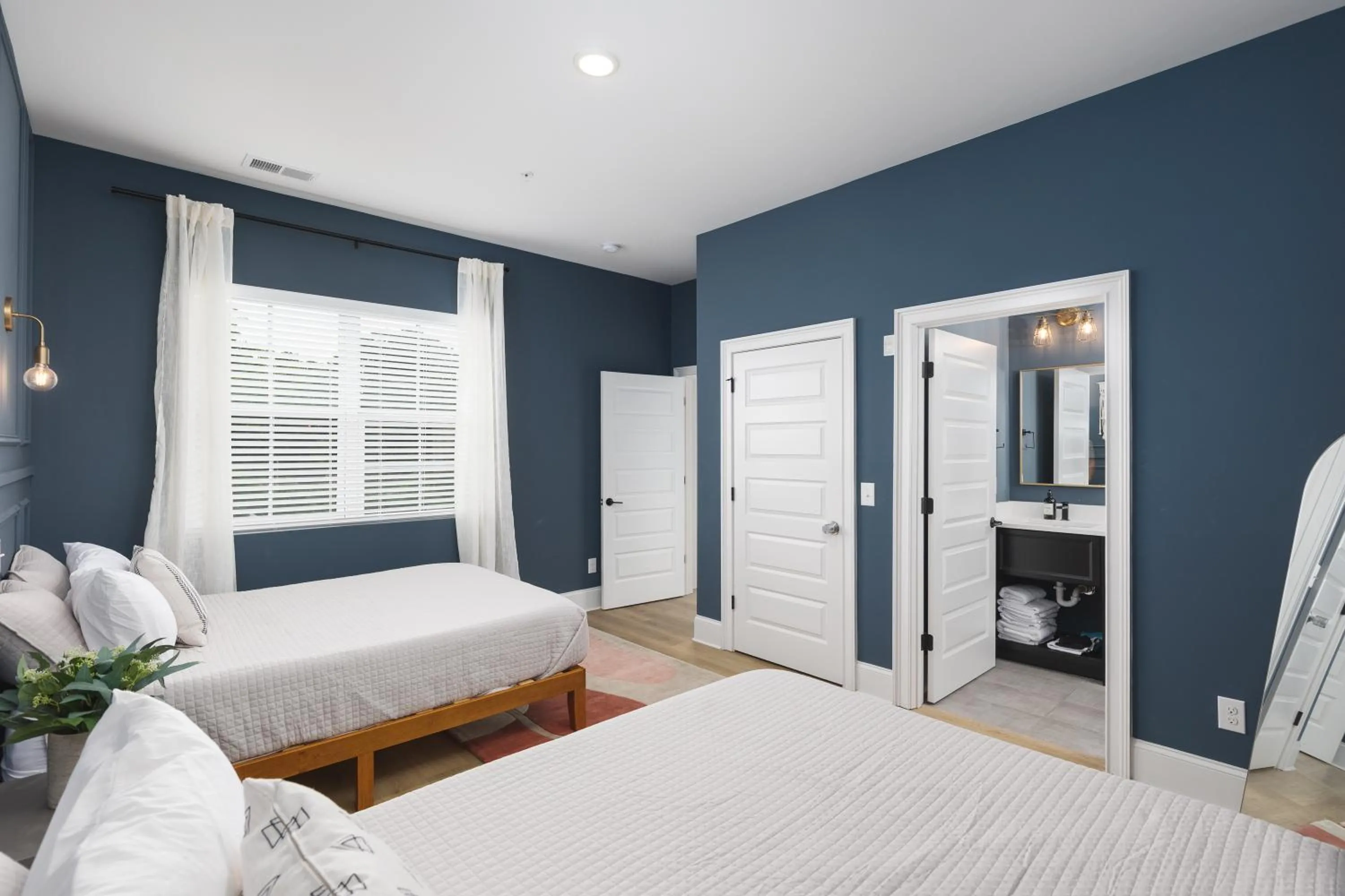Bedroom, Bed in Stunning Spacious Condo near Restaurants & Coffee