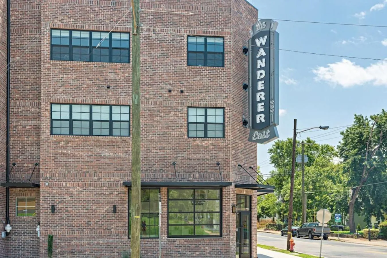 Property building in Stunning Spacious Condo near Restaurants & Coffee