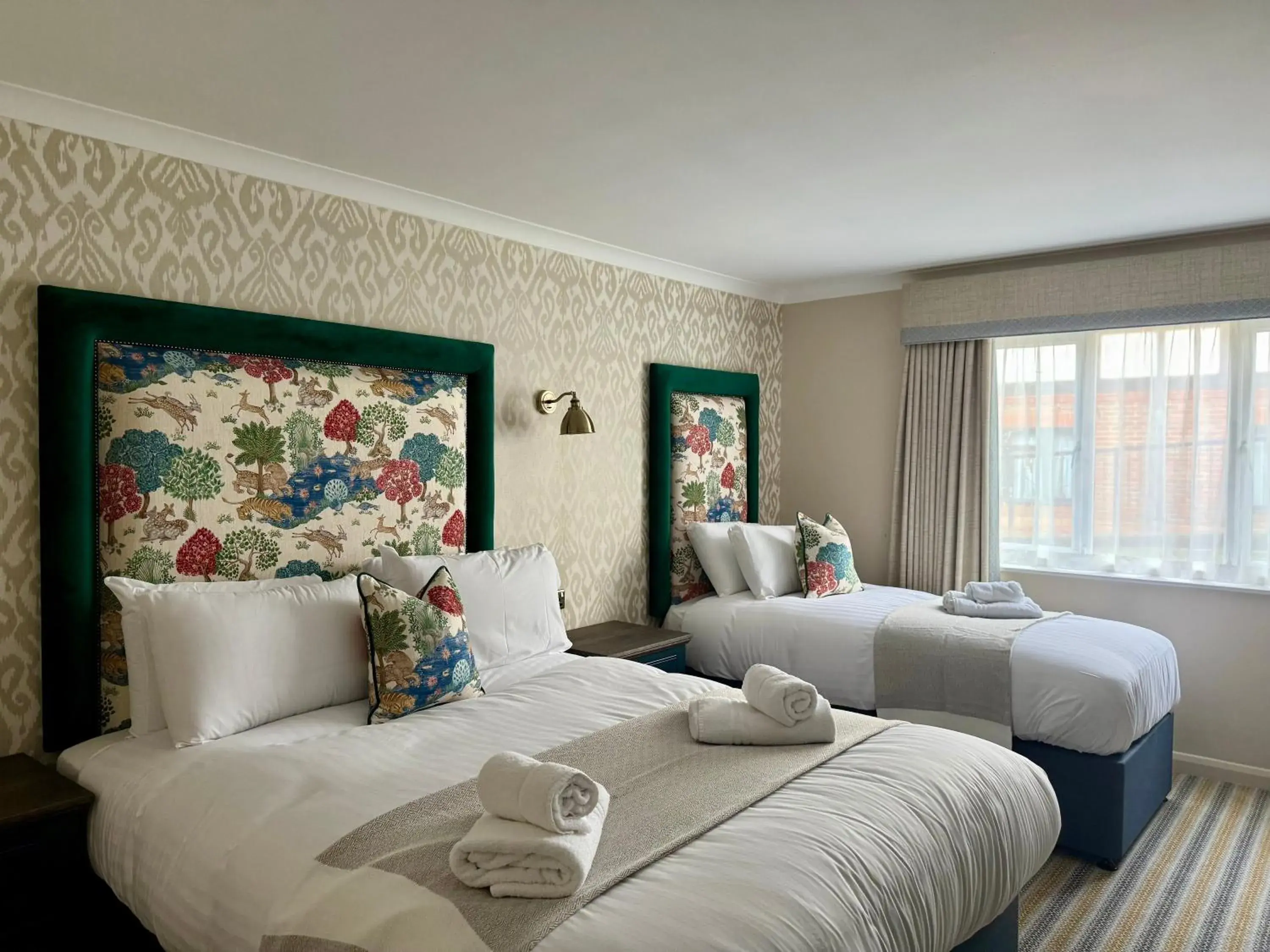 Deluxe King Suite with Sofa Bed - Non-Smoking in Thatchers, Leatherhead East Horsley Deluxe King Suite with Sofa Bed - Non-Smoking in Thatchers, Leatherhead East Horsley