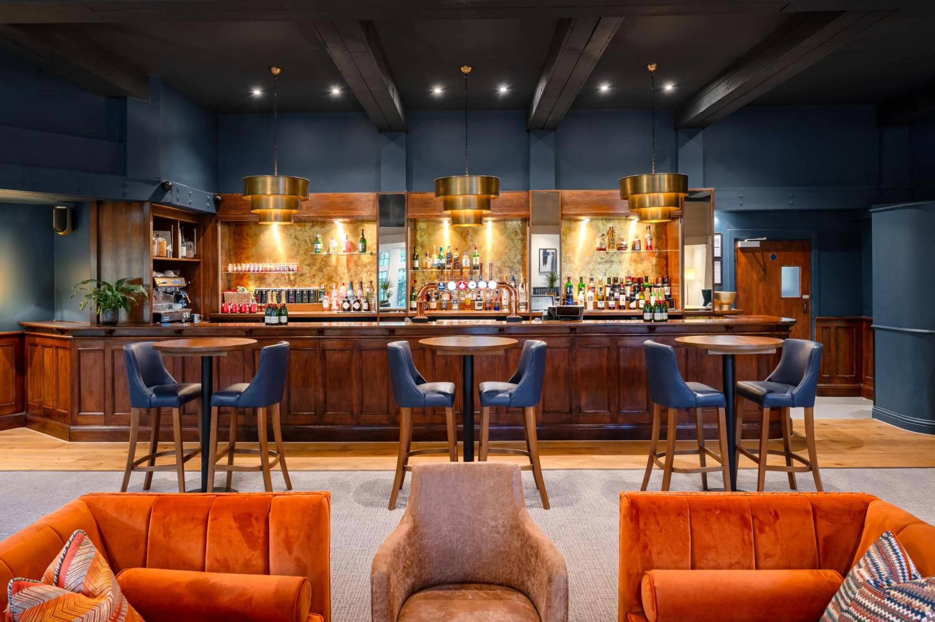 Lounge or bar in Thatchers, Leatherhead East Horsley