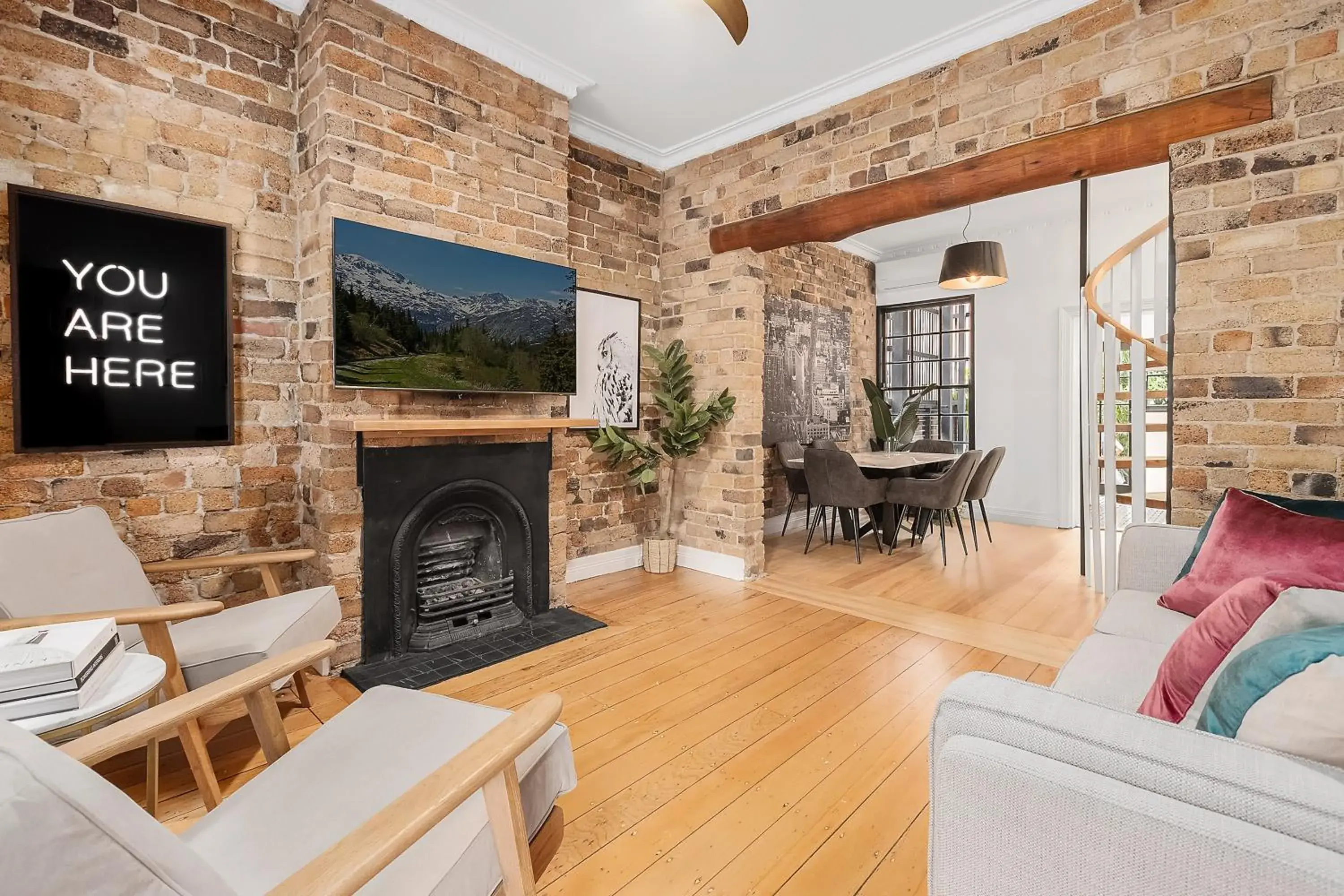 Ultimo l Renovated 2 Bedroom House With Rooftop Balcony Ultimo l Renovated 2 Bedroom House With Rooftop Balcony