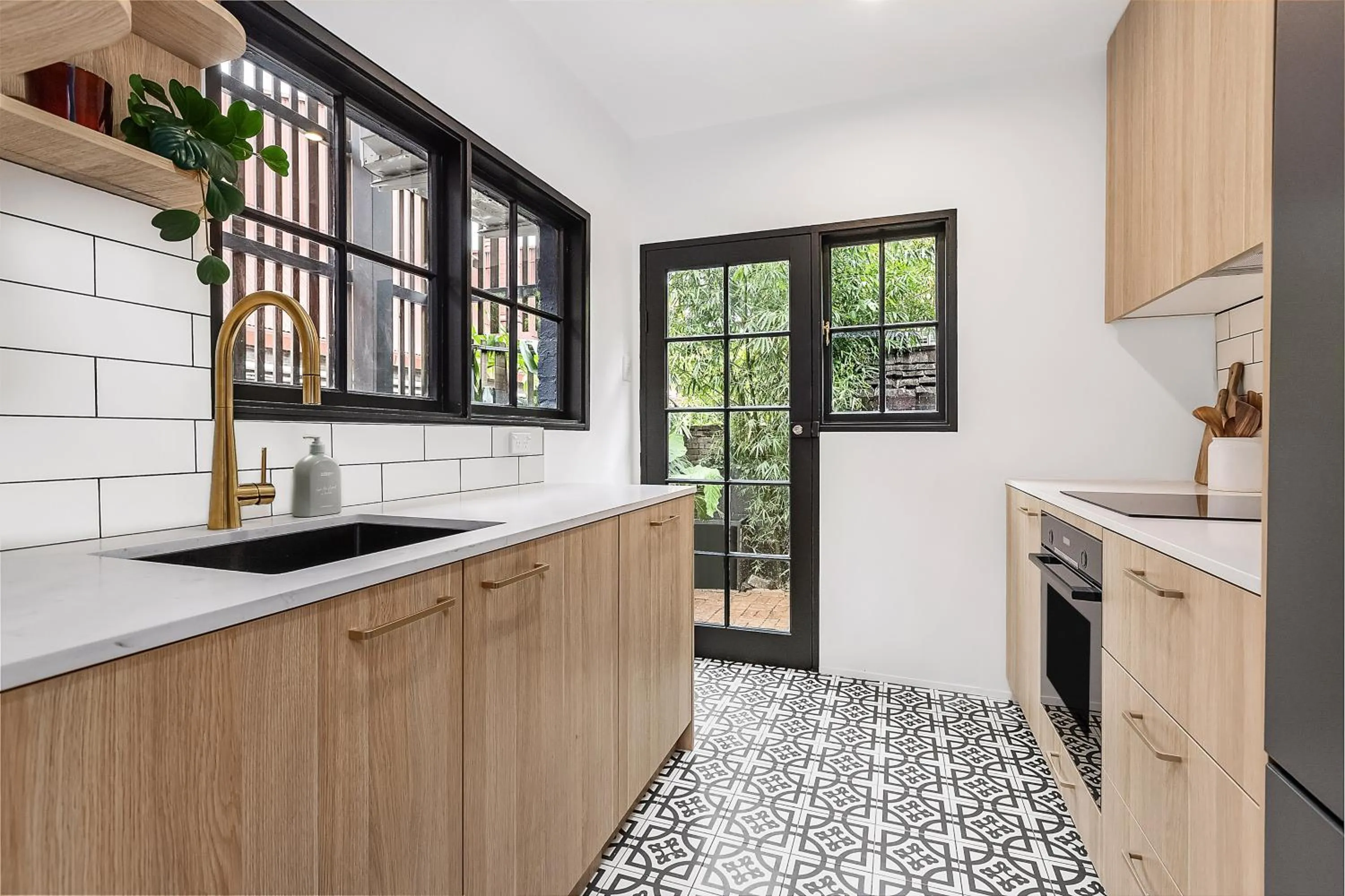 Ultimo l Renovated 2 Bedroom House With Rooftop Balcony