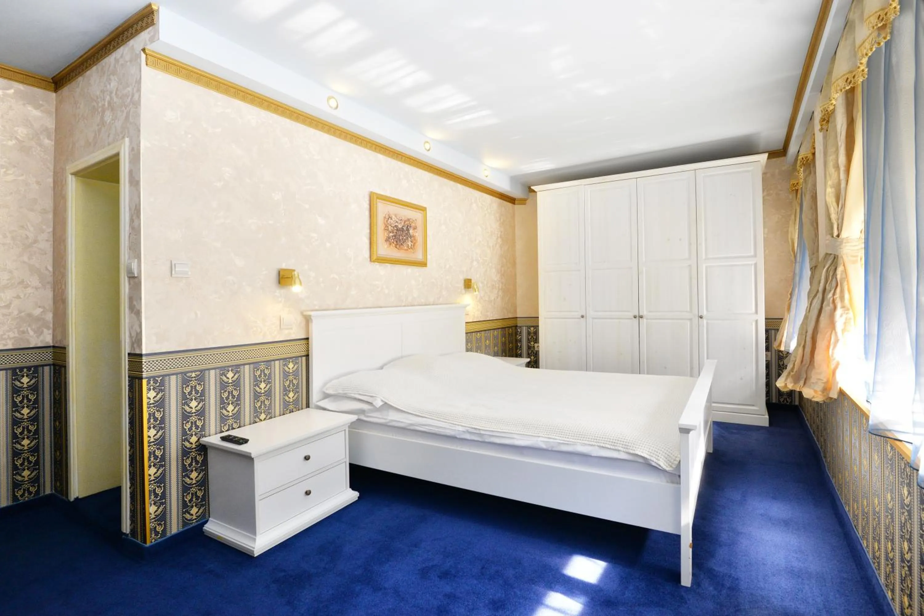Bedroom, Bed in Hotel Boyana - Free Parking