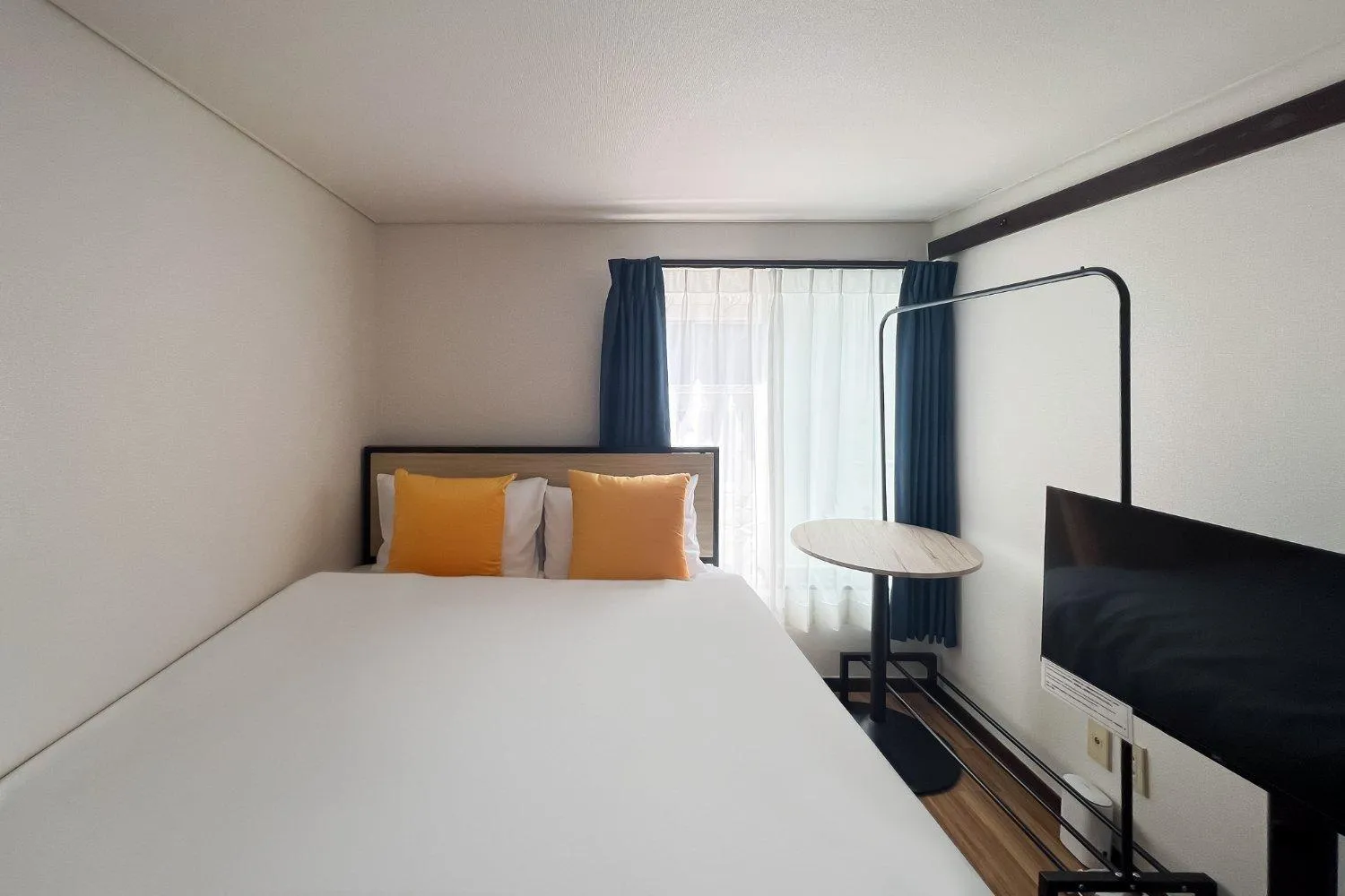 Bedroom, Bed in Green Hill