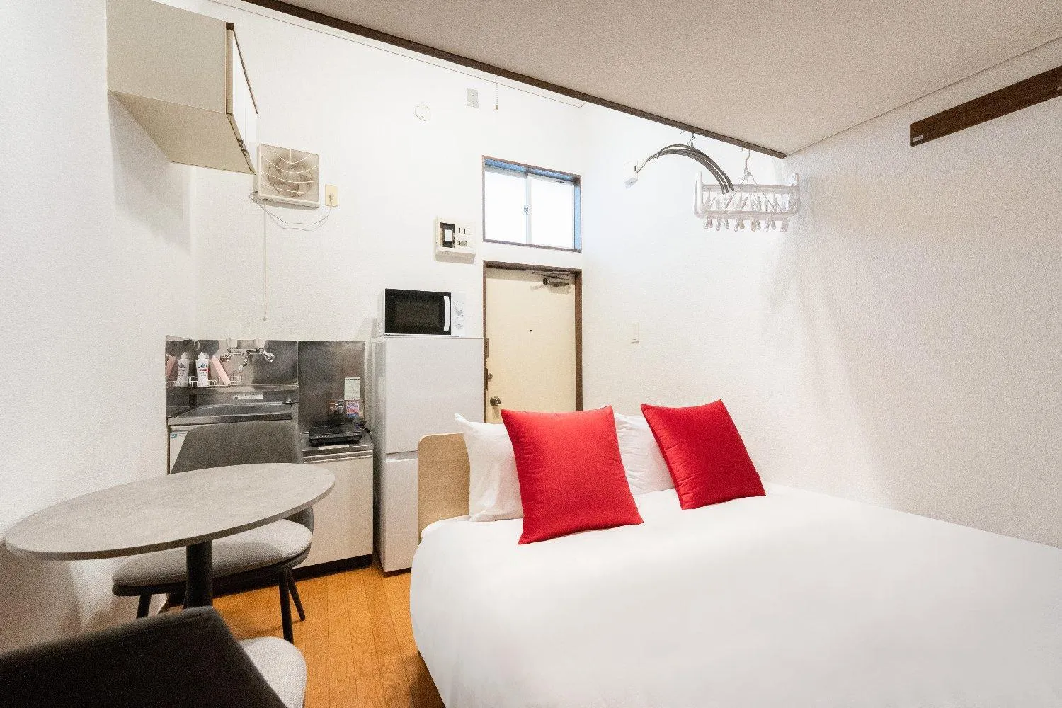 Bedroom, Bed in Green Hill