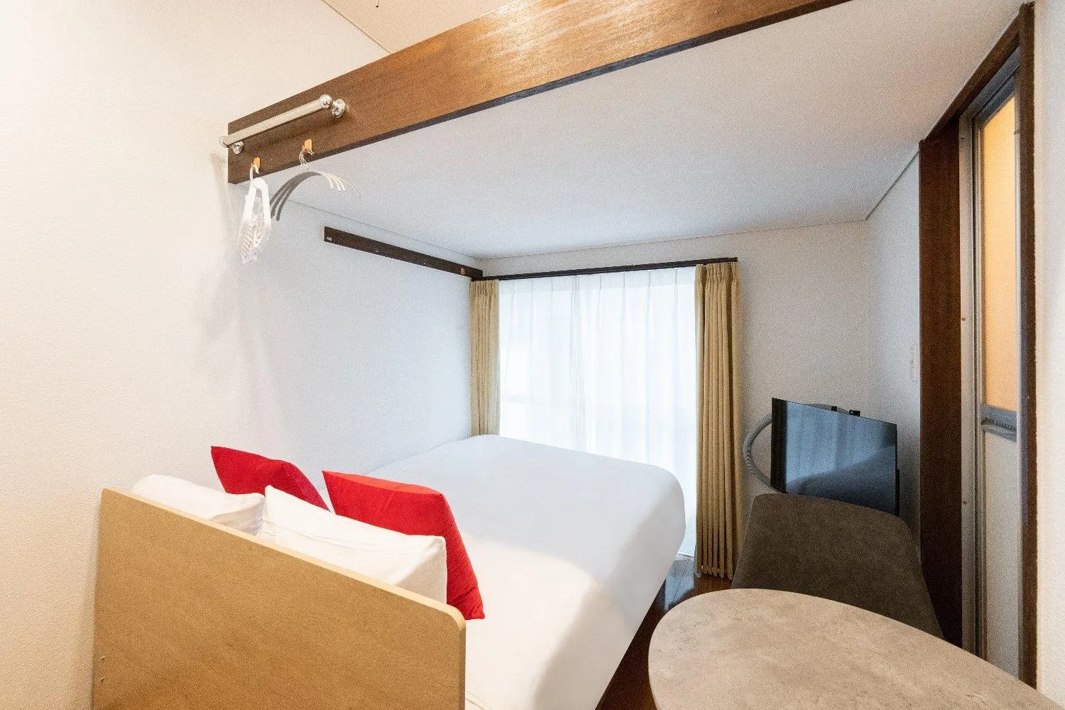 Bedroom, Bed in Green Hill