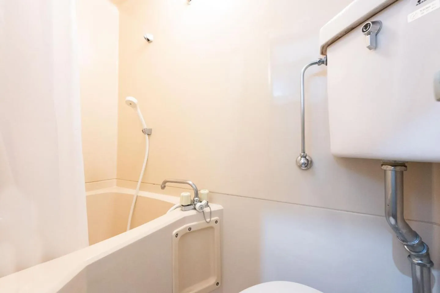 Shower in Green Hill