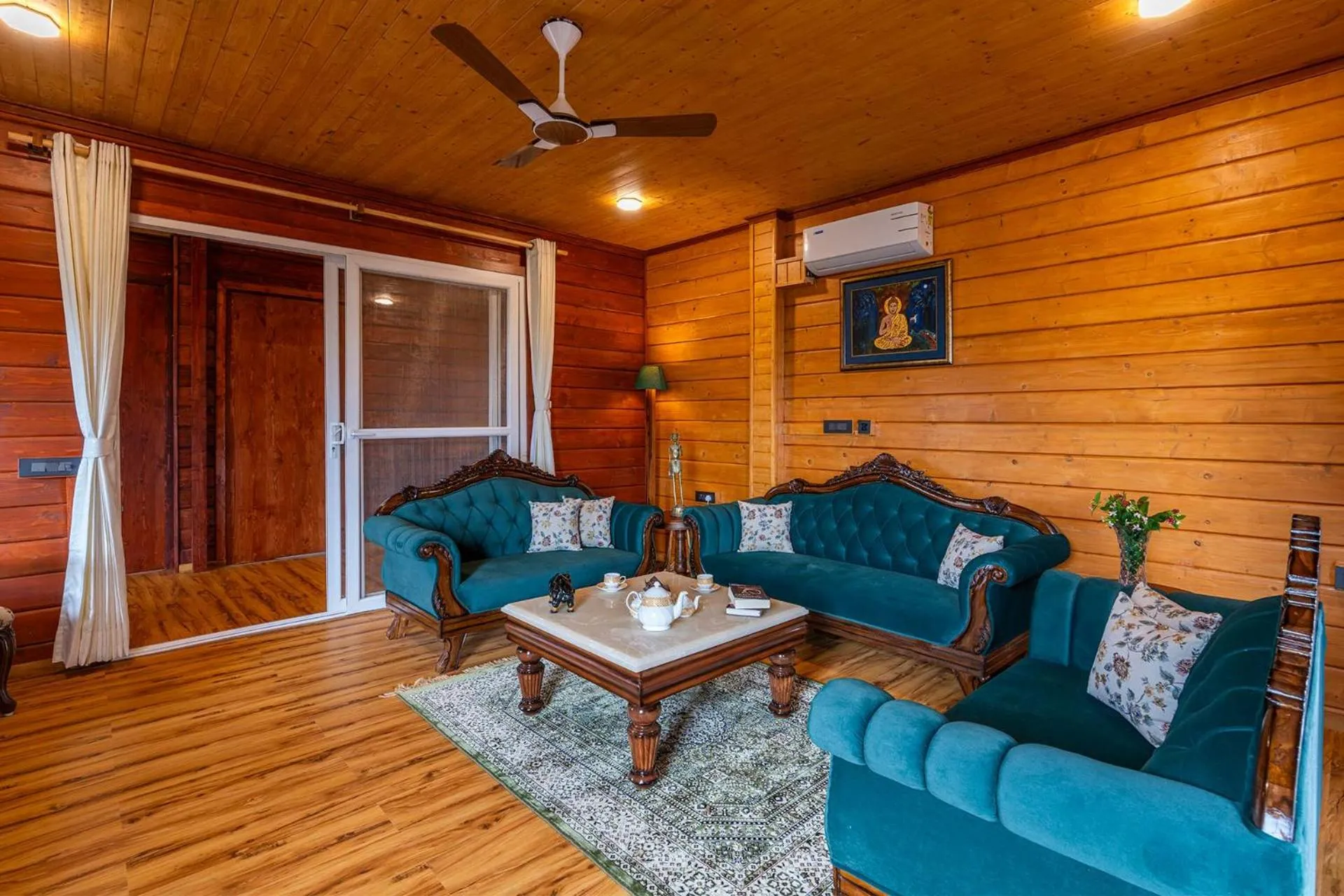 StayVista at Villa Vivendi - Luxury Hill Stay, Dharamshala