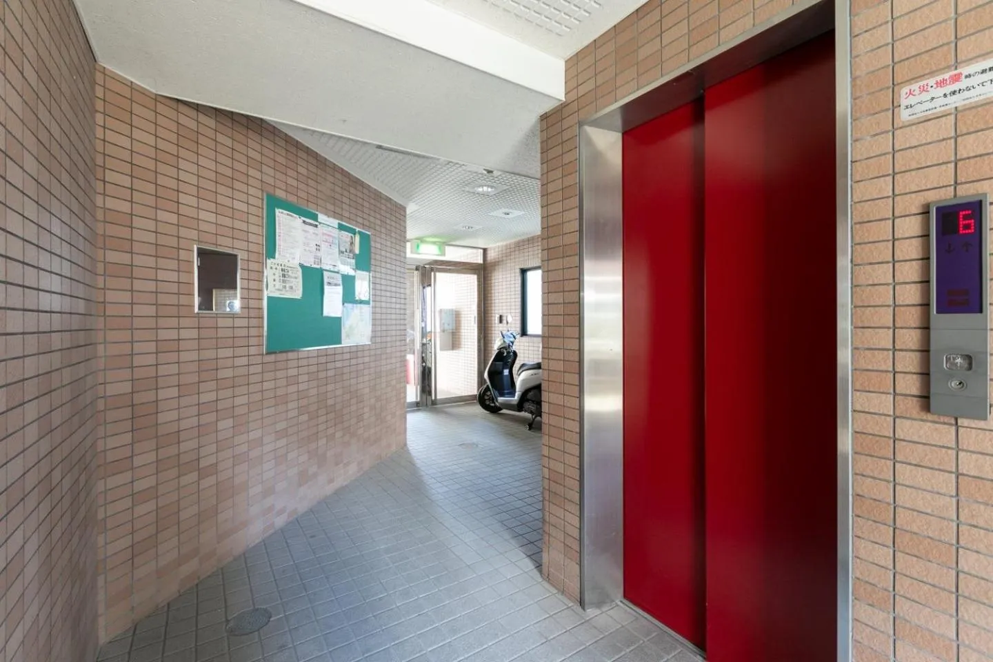 elevator in Collection Yuunagi