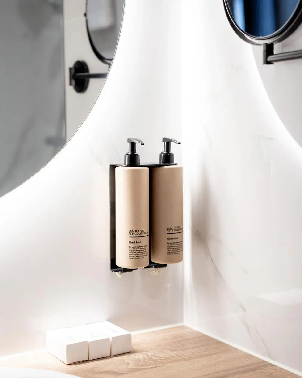 Bathroom in HOTEL ALKMAAR - Bar & Restaurant - Meeting & Events Bathroom in HOTEL ALKMAAR - Bar & Restaurant - Meeting & Events