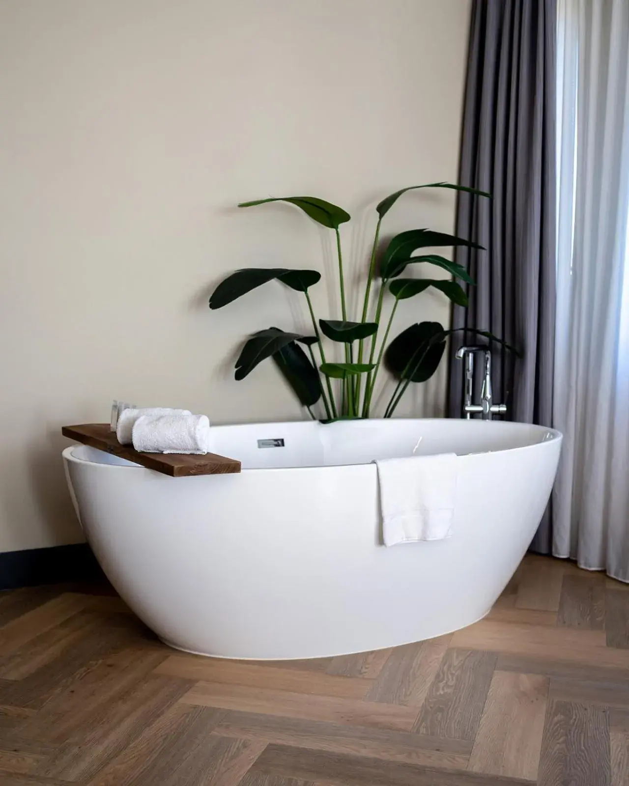 Bath in Hotel Alkmaar - Bar & Restaurant Bath in Hotel Alkmaar - Bar & Restaurant