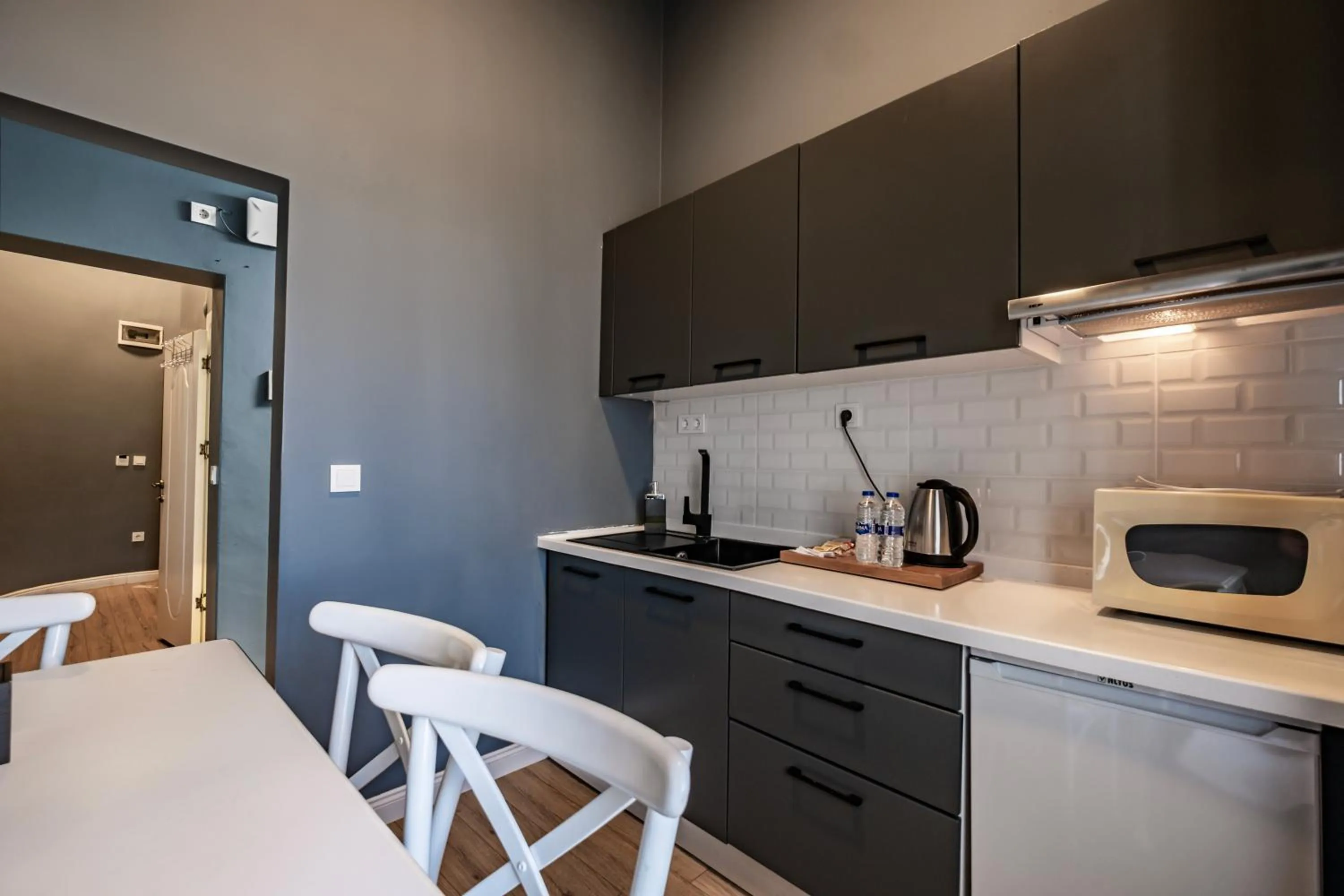 Kitchen or kitchenette in Selvese Suites, Serviced Living in Galata
