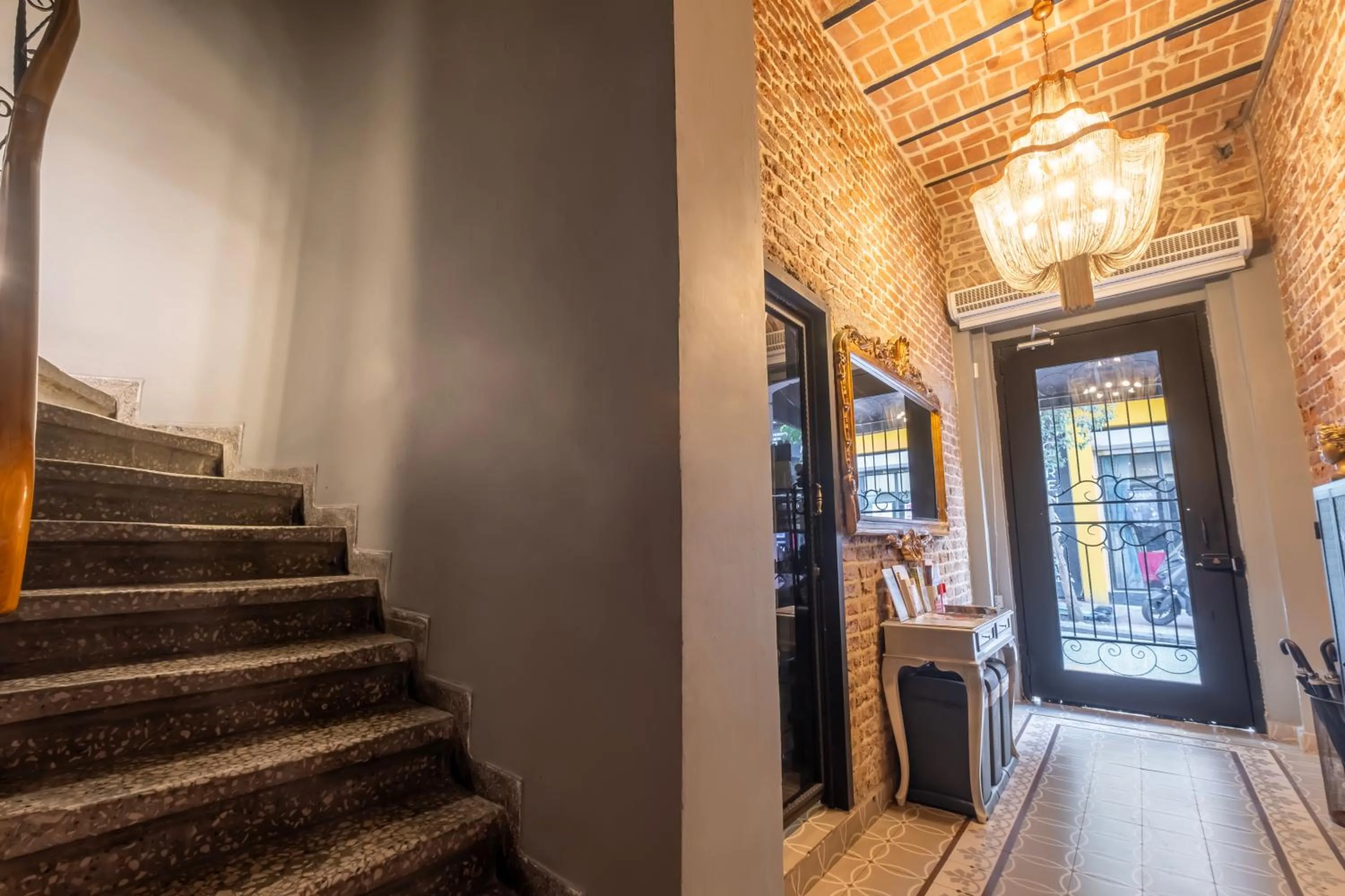 Lobby or reception in Selvese Suites, Serviced Living in Galata