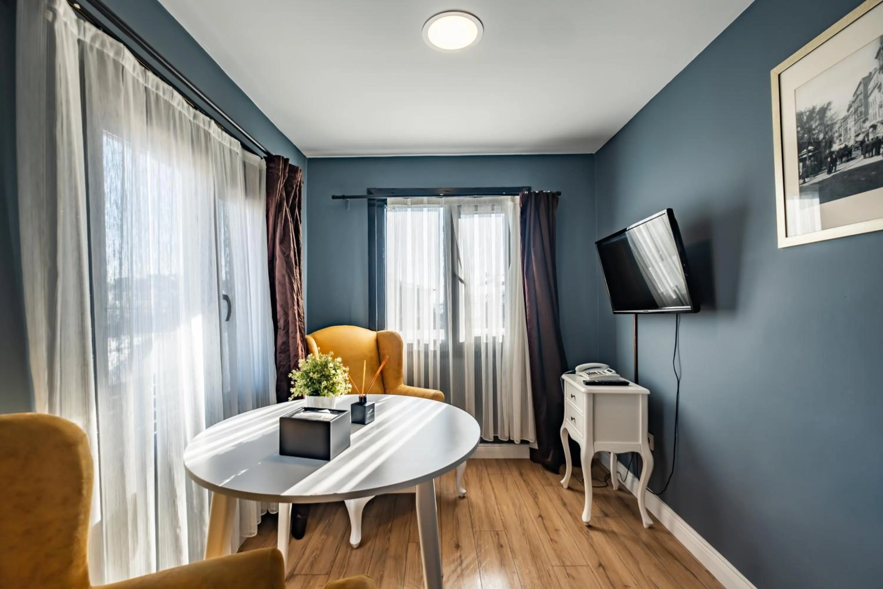 Seating area in Selvese Suites, Serviced Living in Galata