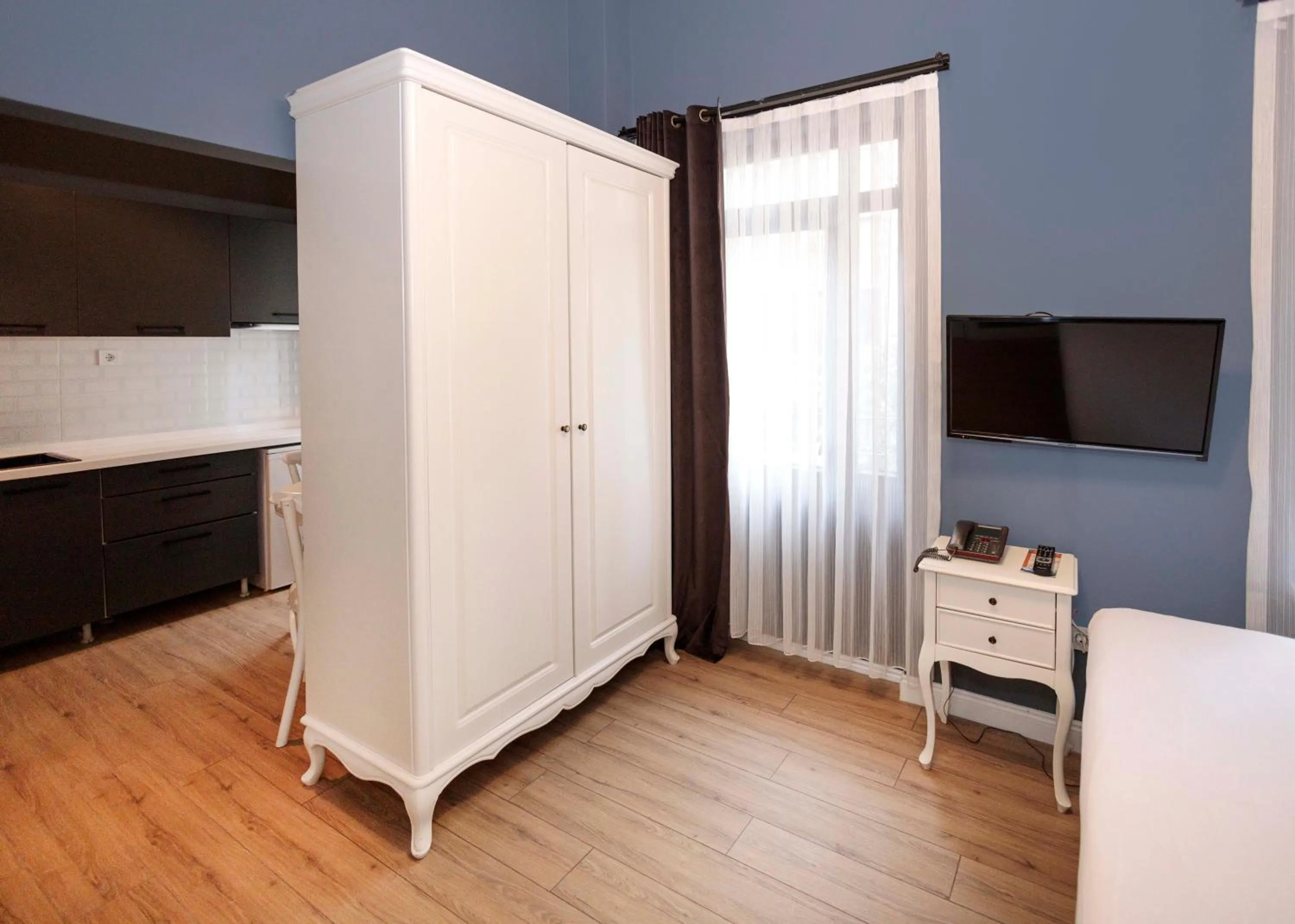 Massage, Bed in Selvese Suites, Serviced Living in Galata
