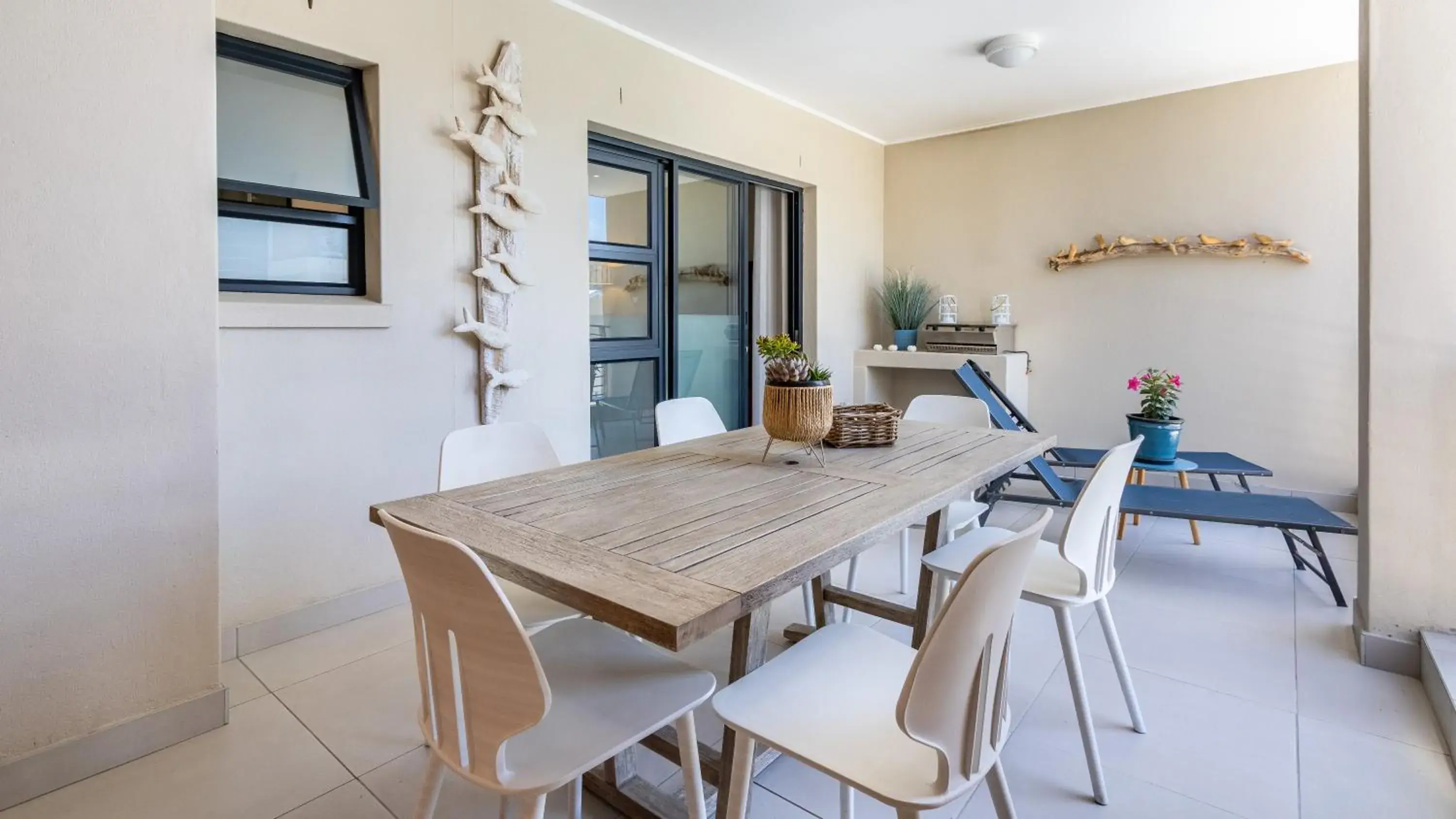 Two Bed Pool View Delux 208 in The W-Collection Esplanade Hermanus Two Bed Pool View Delux 208 in The W-Collection Esplanade Hermanus