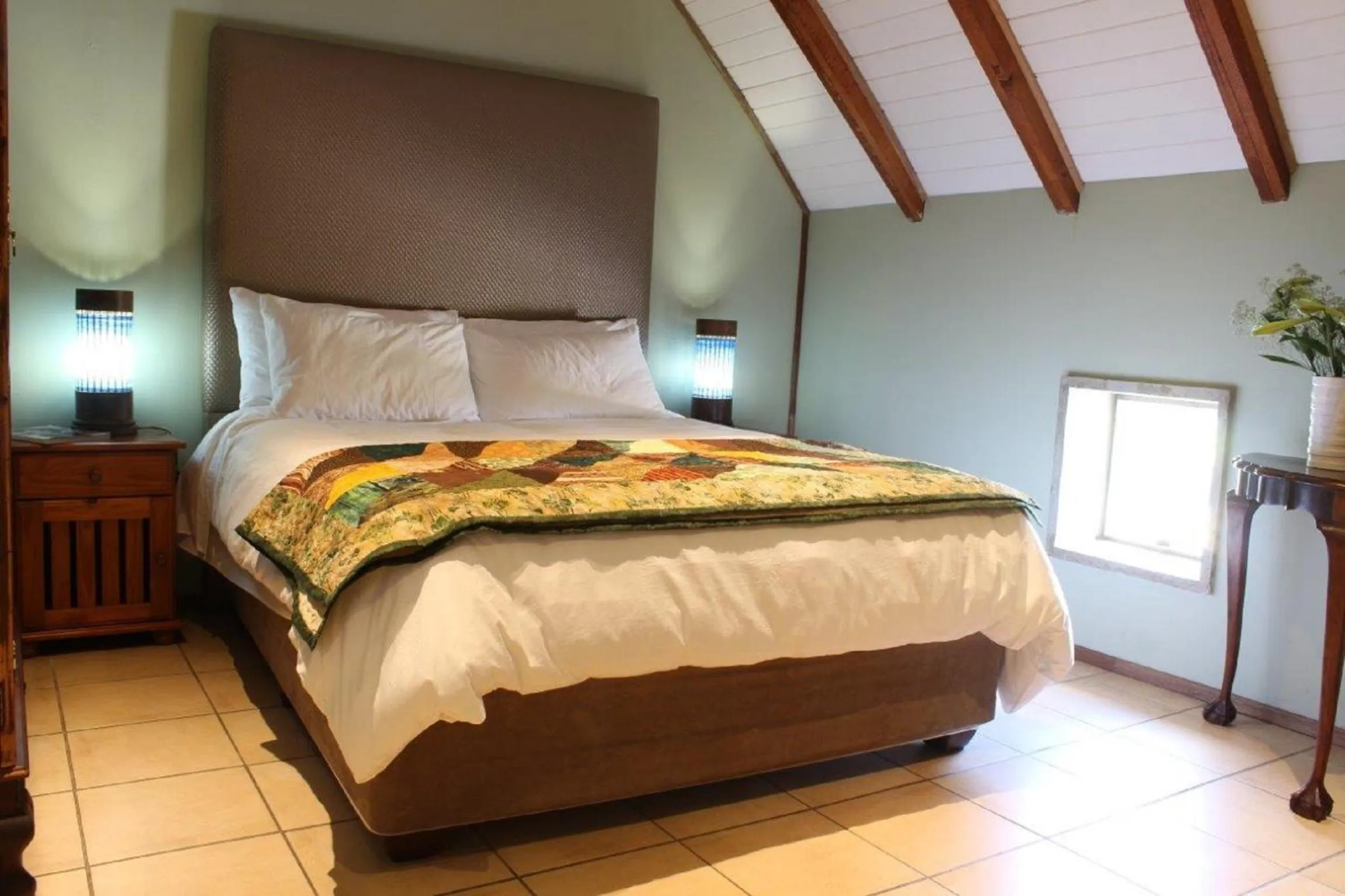 Bed in Emzini Apartments