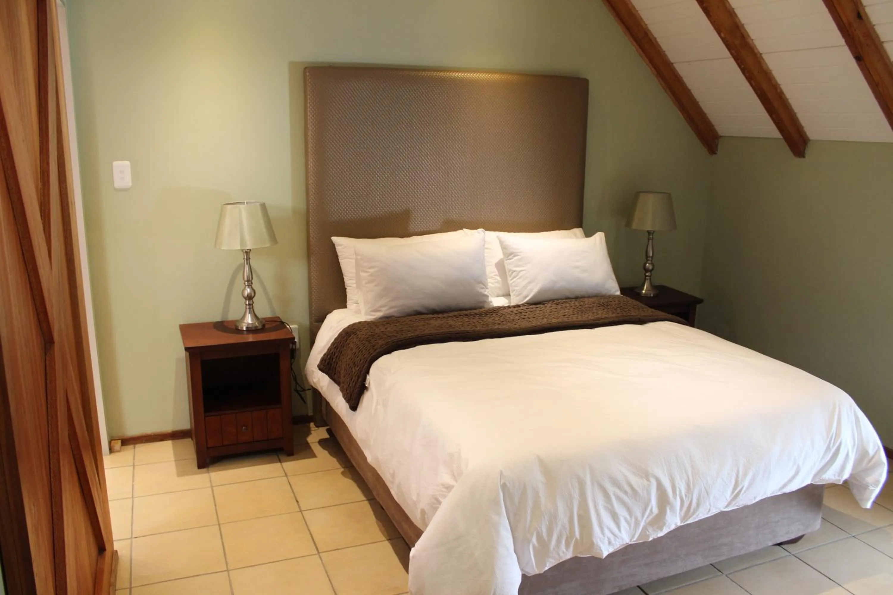 Bed in Emzini Apartments