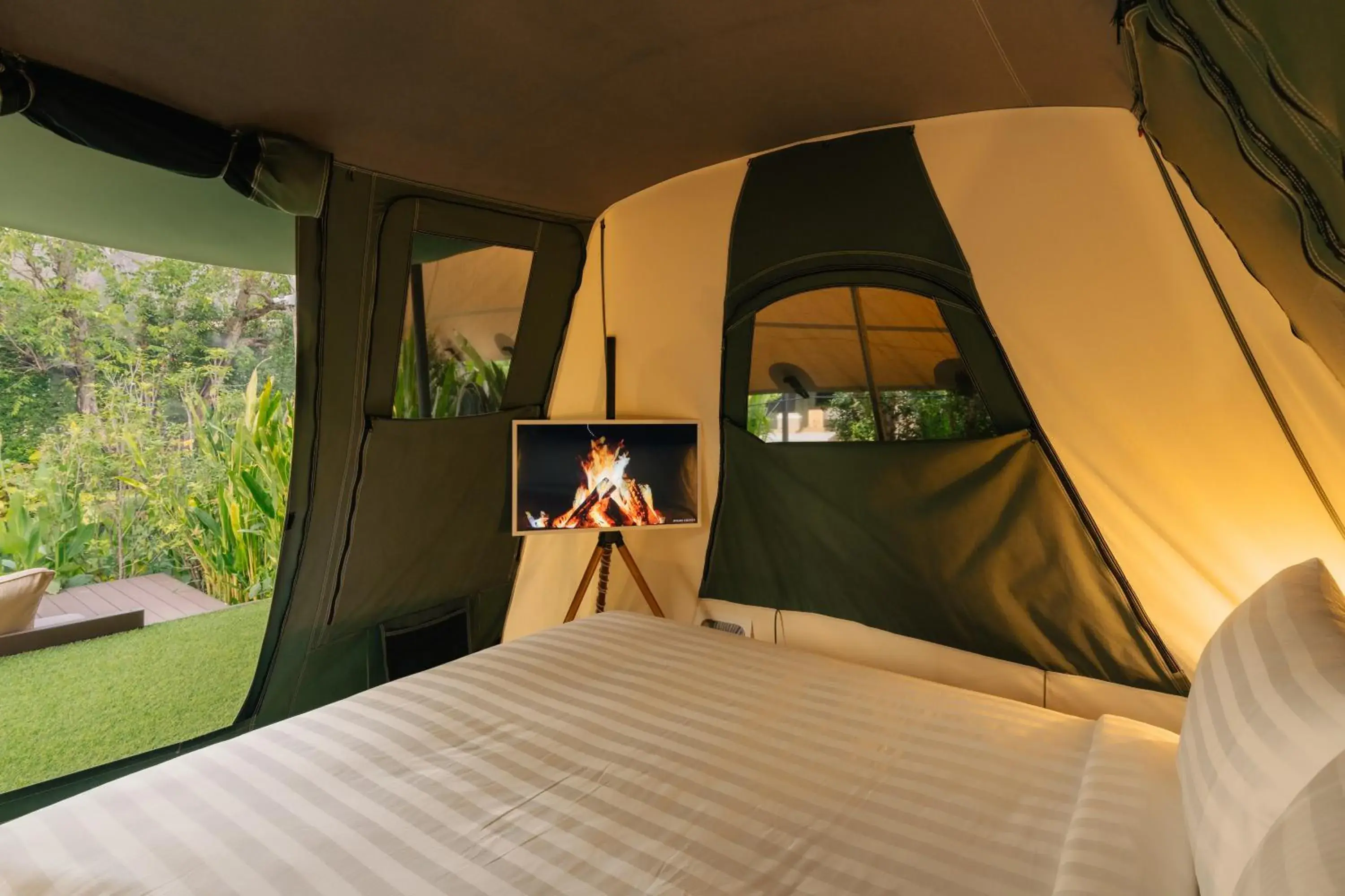 TV and multimedia, Bed in CAMP CAYLA - EDEN TV and multimedia, Bed in CAMP CAYLA - EDEN