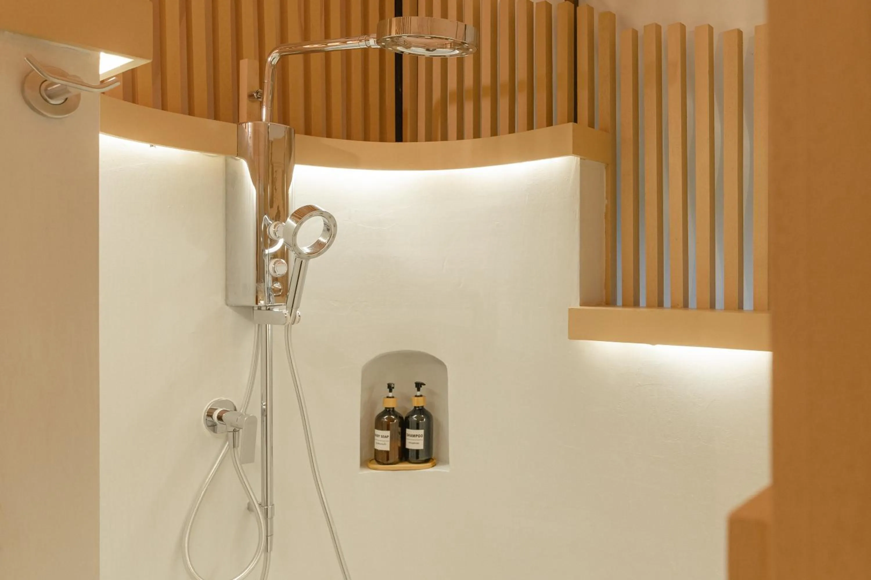 Shower in CAMP CAYLA - EDEN