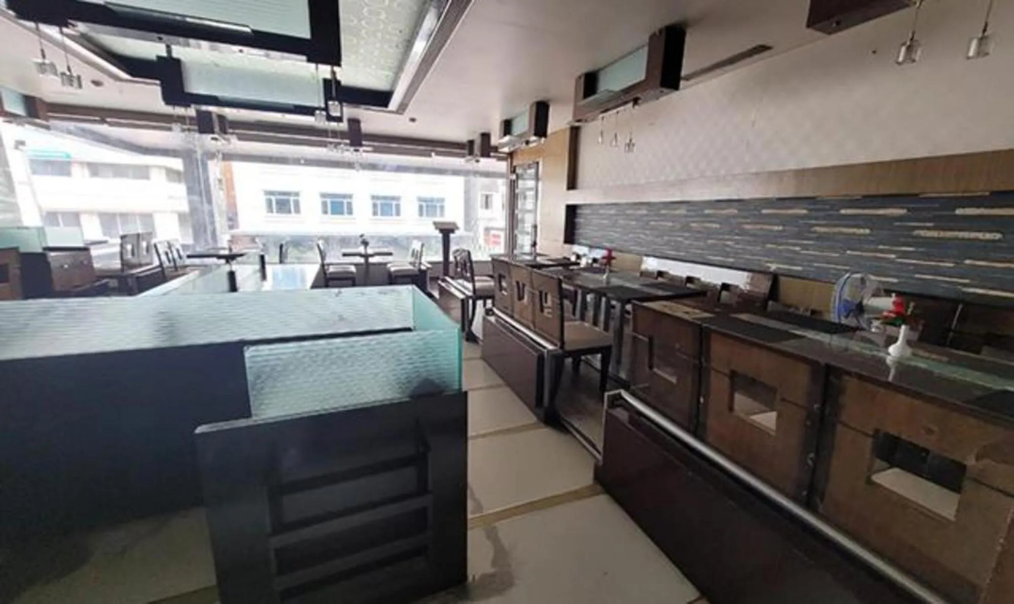 Restaurant/places to eat, Kitchen/Kitchenette in FabHotel Prime Sapphire Regency