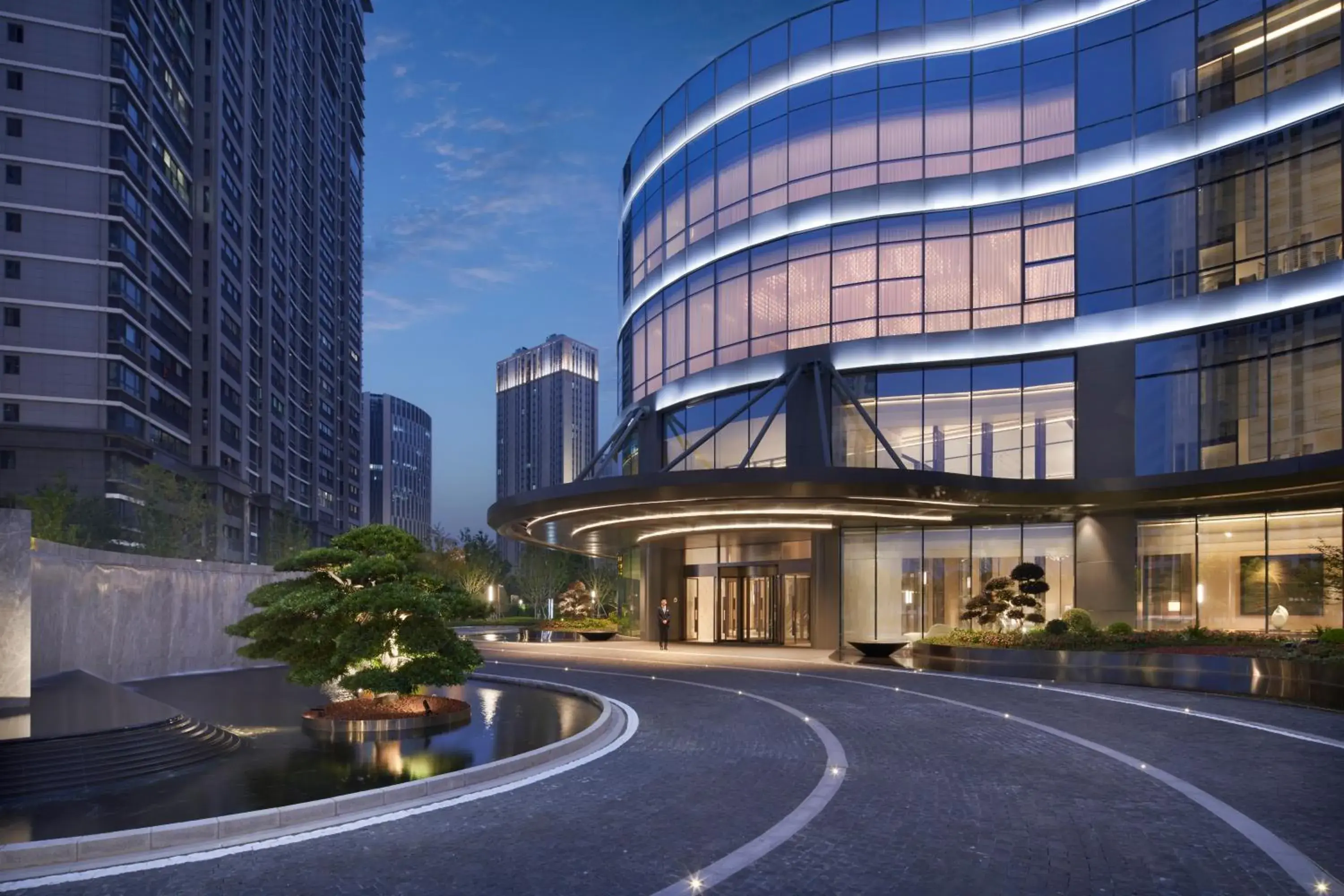 Facade/entrance in Hyatt Regency Changshu Kuncheng Lake Facade/entrance in Hyatt Regency Changshu Kuncheng Lake