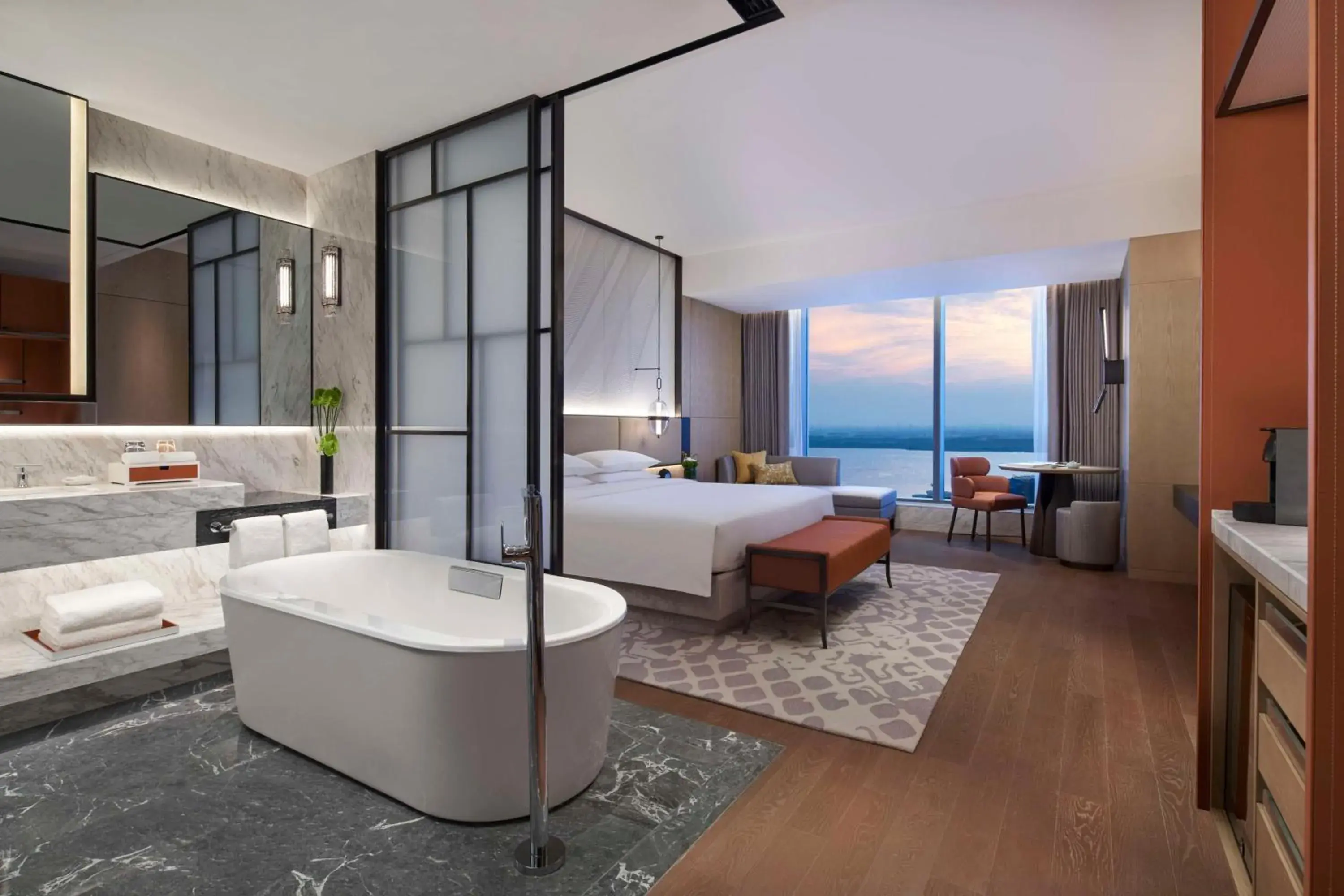 View (from property/room), Bed in Hyatt Regency Changshu Kuncheng Lake View (from property/room), Bed in Hyatt Regency Changshu Kuncheng Lake