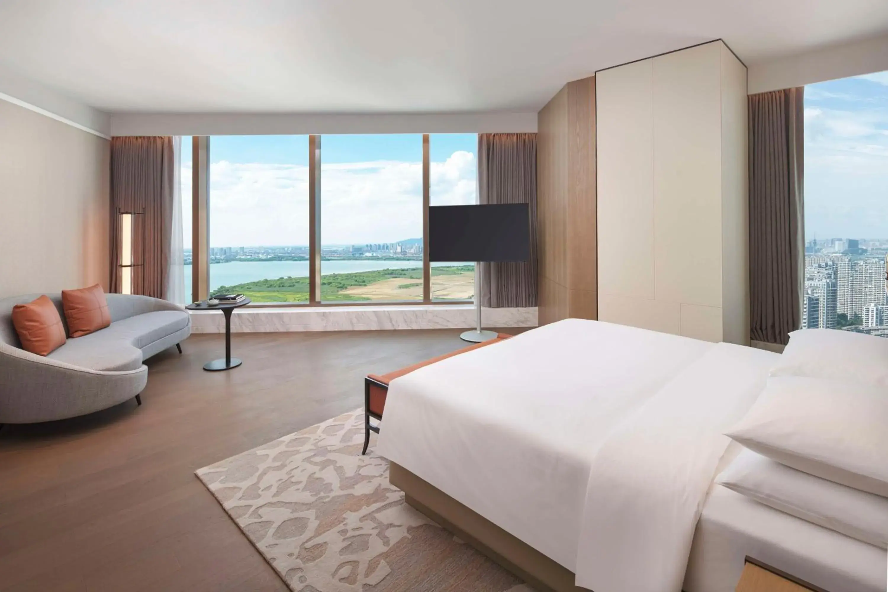 Photo of the whole room, Bed in Hyatt Regency Changshu Kuncheng Lake Photo of the whole room, Bed in Hyatt Regency Changshu Kuncheng Lake