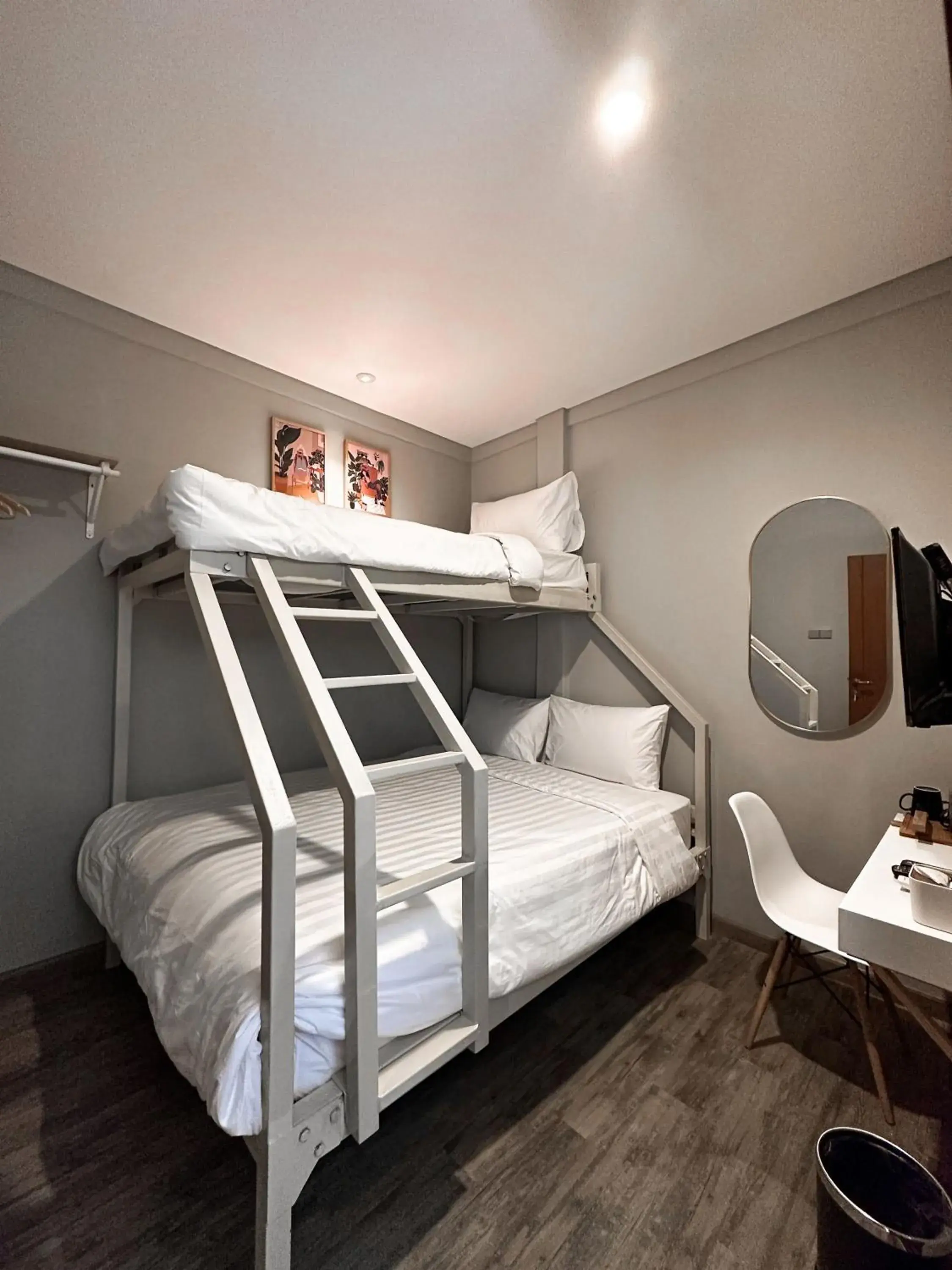 Standard Double Room with Shared Bathroom in Lugano Arte Homestay Standard Double Room with Shared Bathroom in Lugano Arte Homestay
