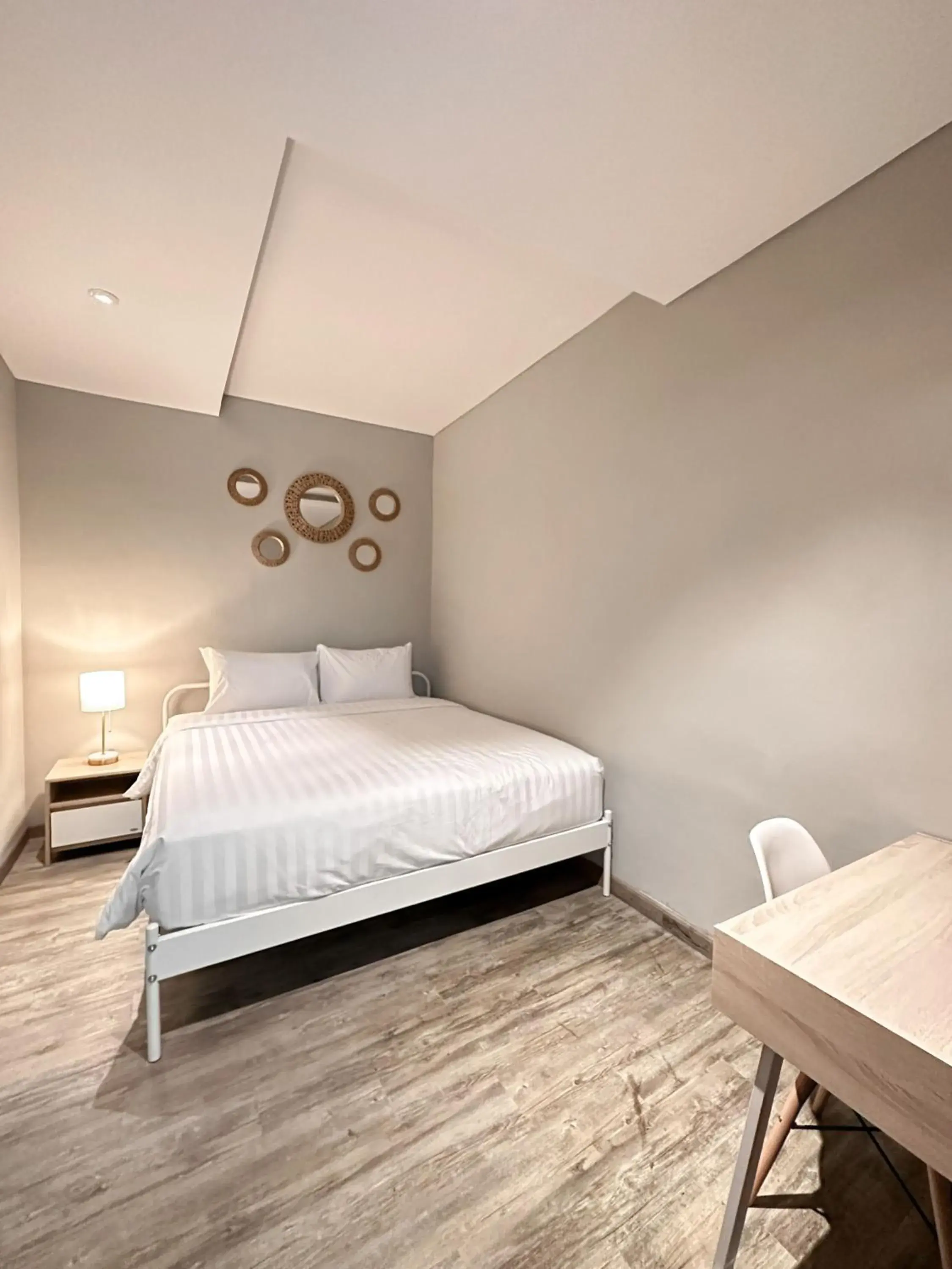 Standard Double Room with Shared Bathroom in Lugano Arte Homestay Standard Double Room with Shared Bathroom in Lugano Arte Homestay